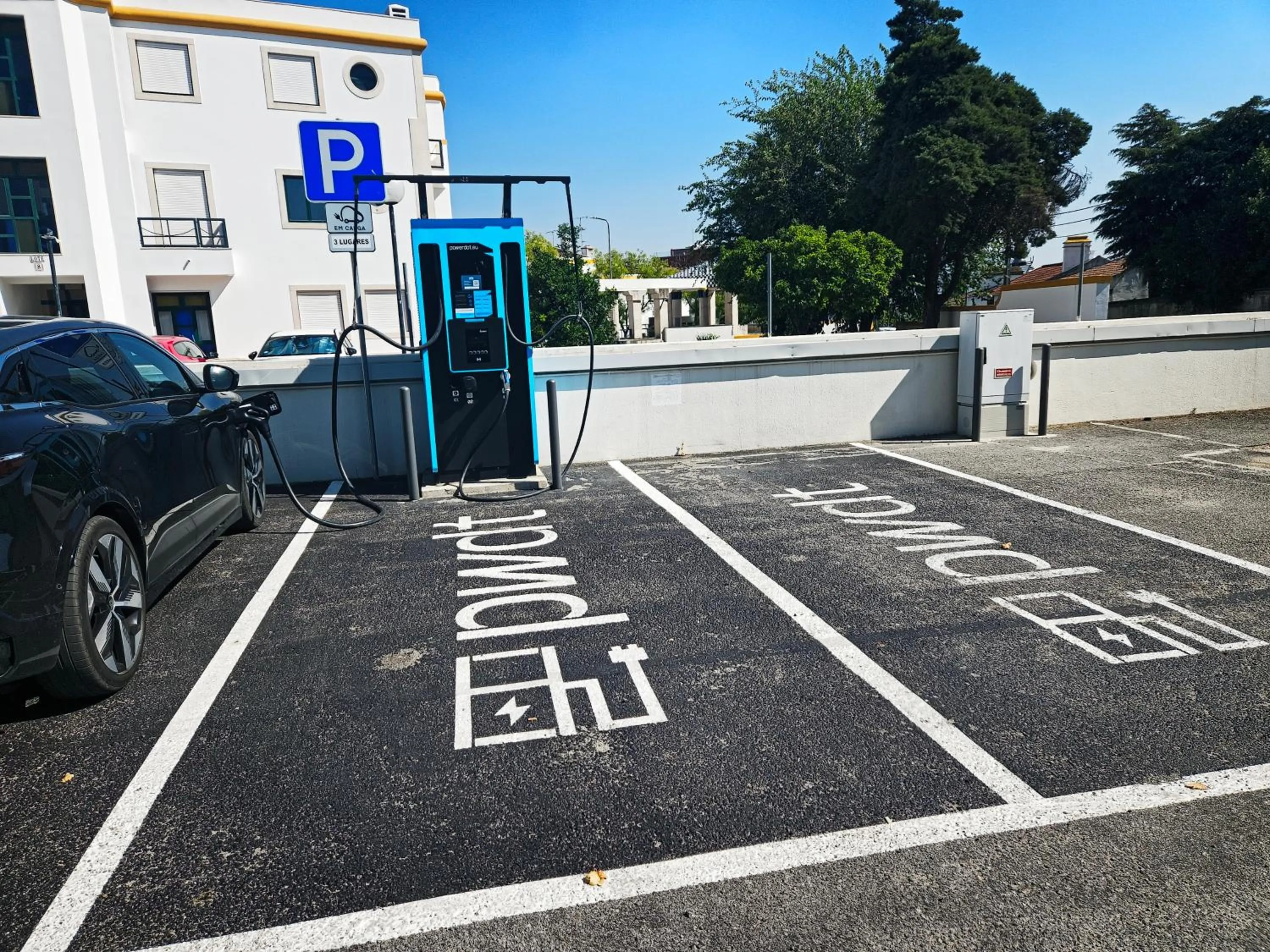 Parking in Hotel ibis Evora