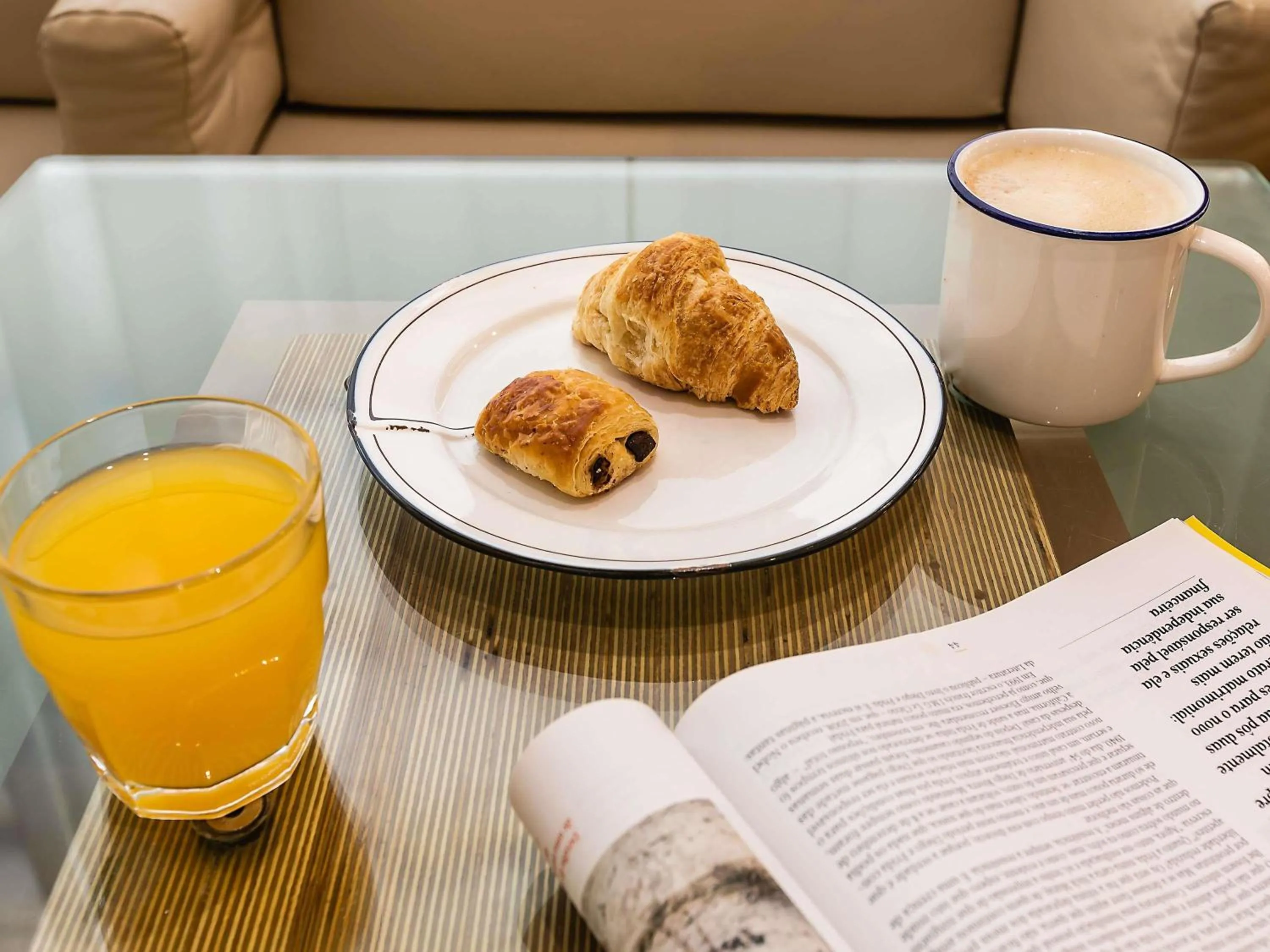 Lounge or bar in Hotel ibis Evora