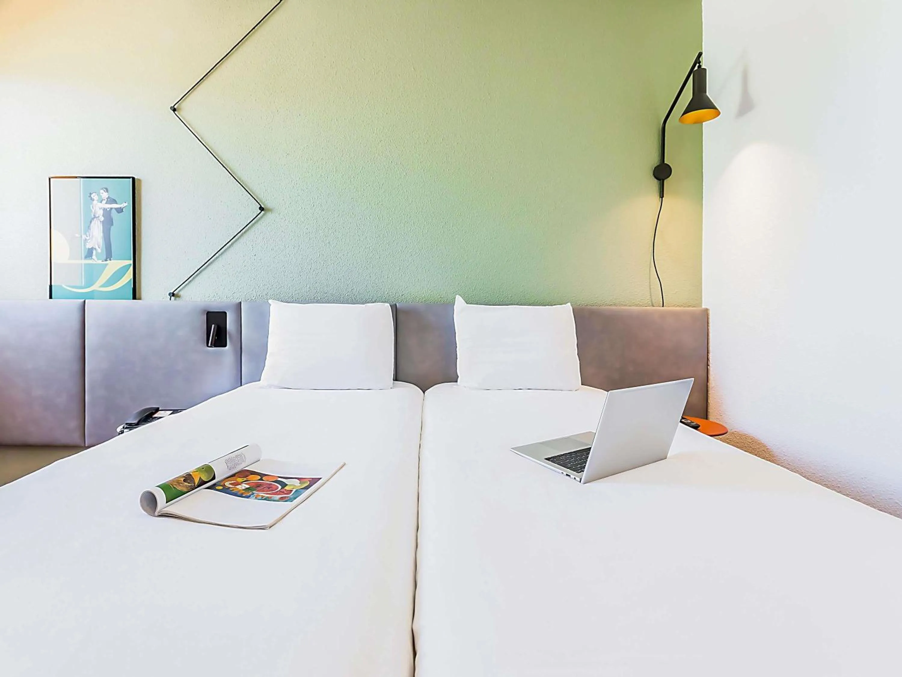 Bedroom, Bed in Hotel ibis Evora