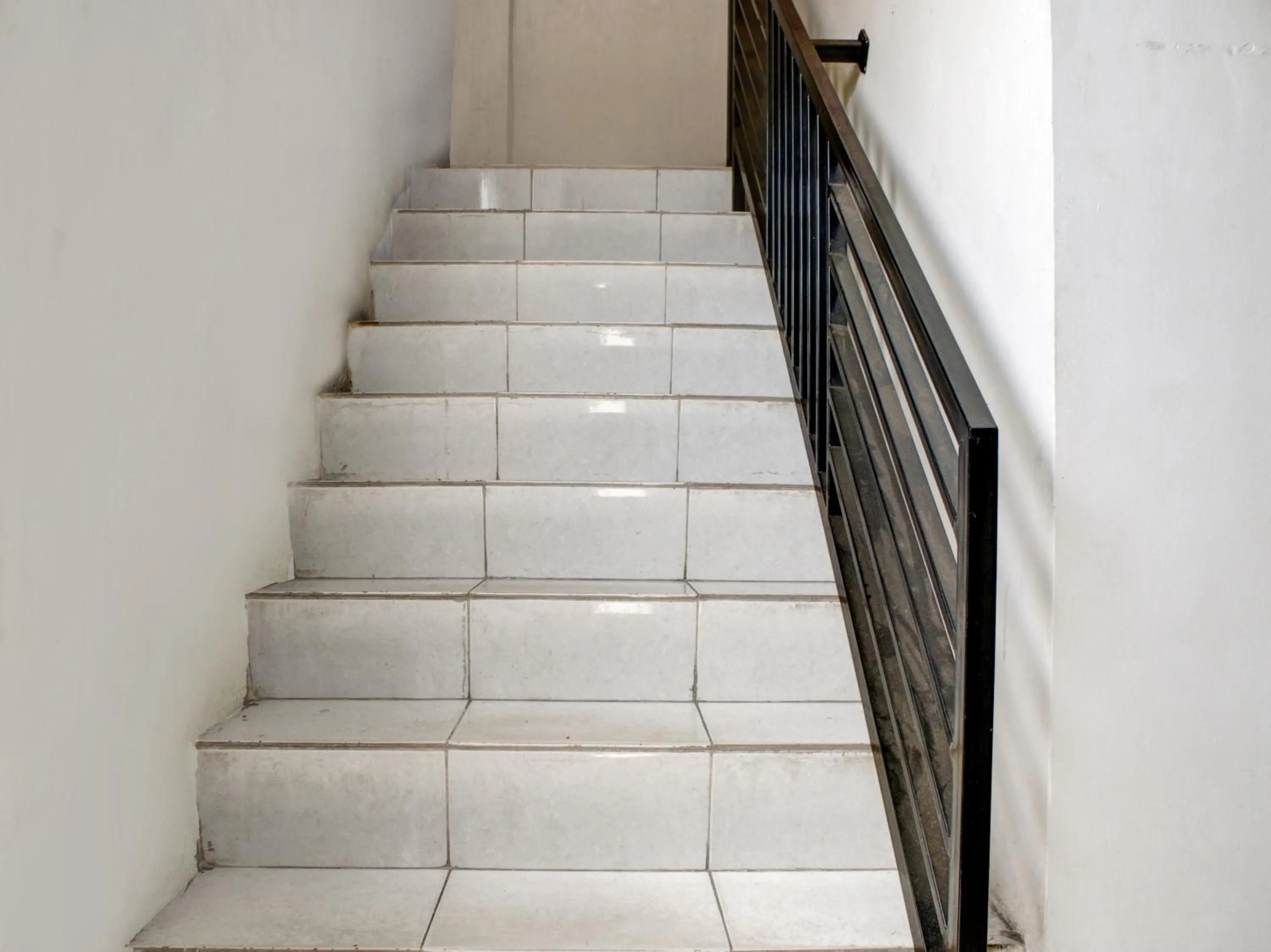 Area and facilities in RedDoorz Syariah near Q-Mall Banjarbaru