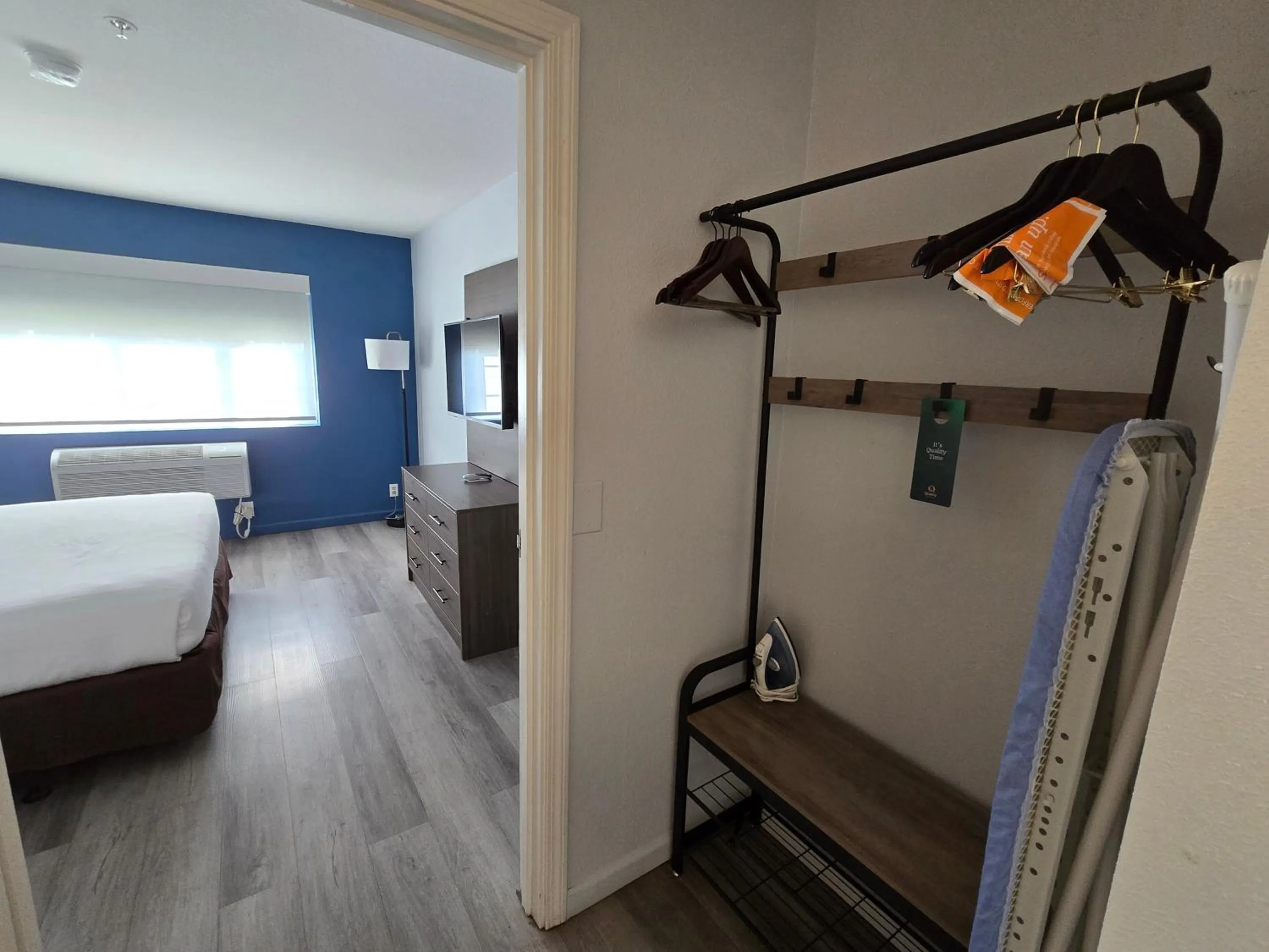 furniture, Bed in Quality Inn & Suites Tulare