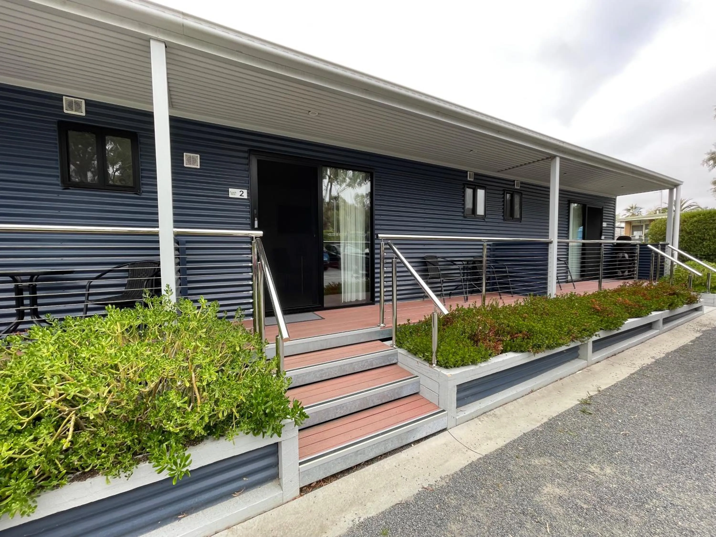 Property building in Acacia Caravan Park & Holiday Units