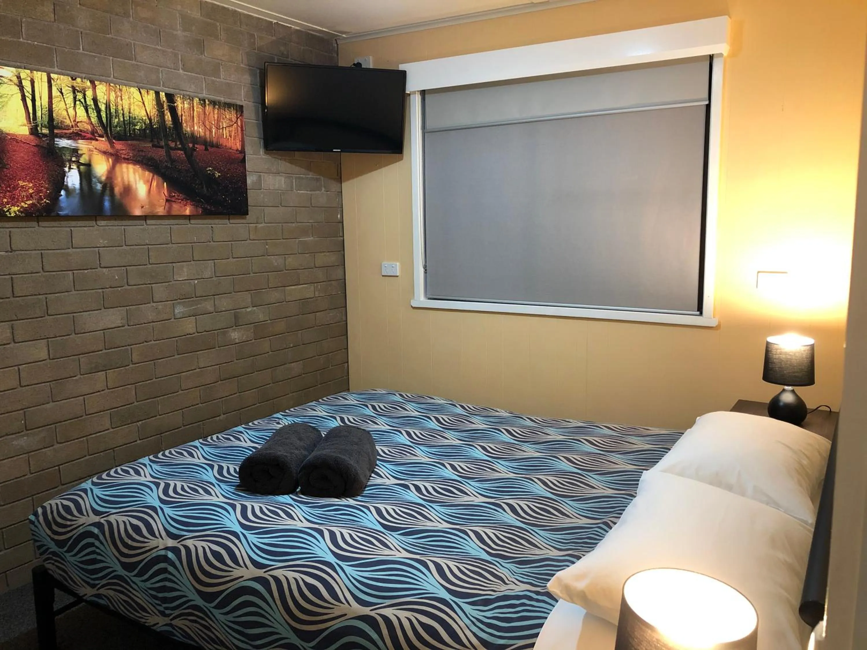 Bedroom, Bed in Acacia Caravan Park & Holiday Units