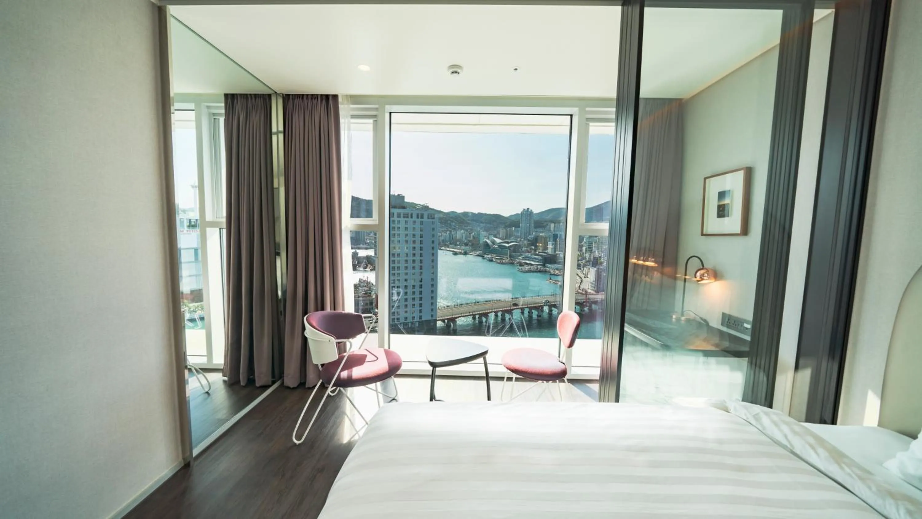 Bed in Lavalse Hotel