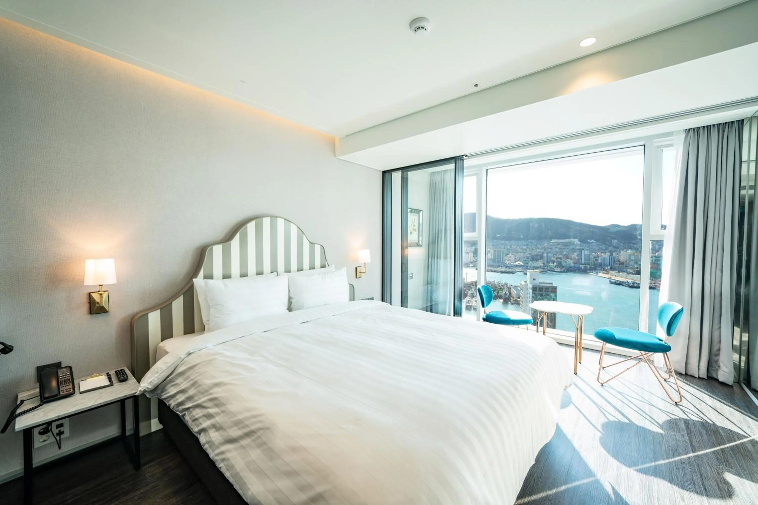 Bed in Lavalse Hotel