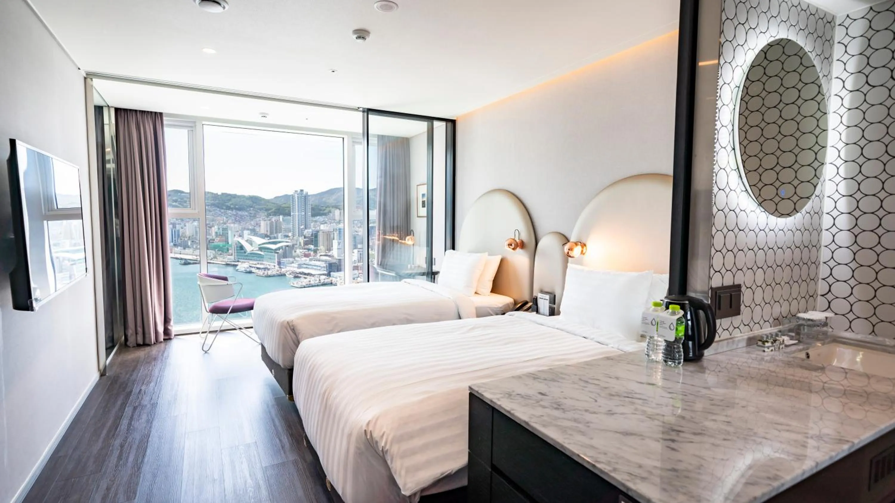 Bed in Lavalse Hotel