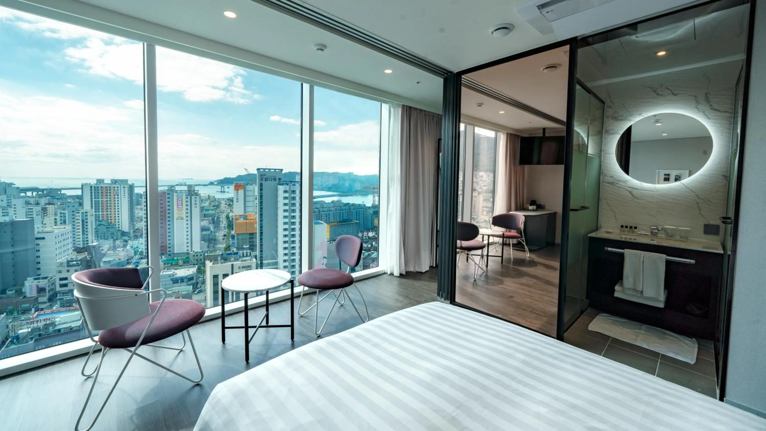 Bed in Lavalse Hotel