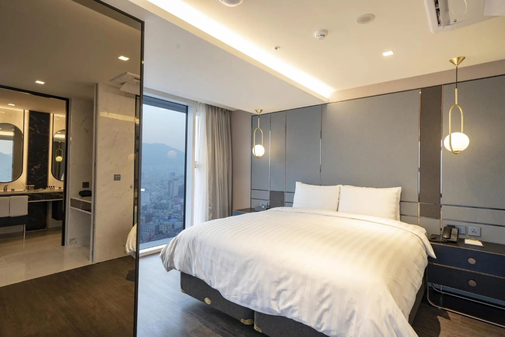 Bed in Lavalse Hotel