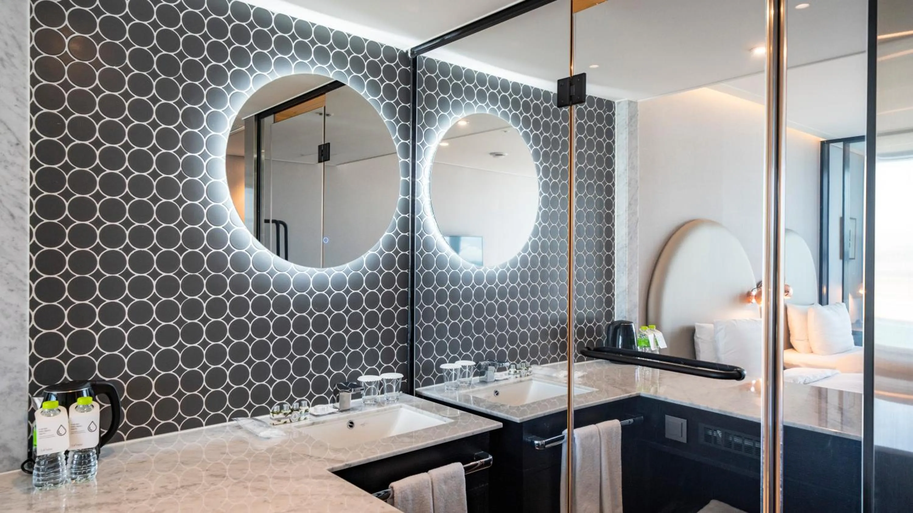 Bathroom in Lavalse Hotel