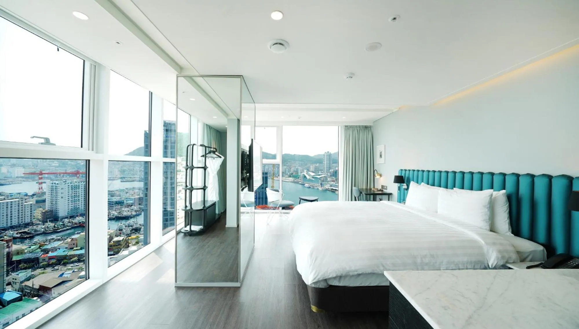 Bed in Lavalse Hotel