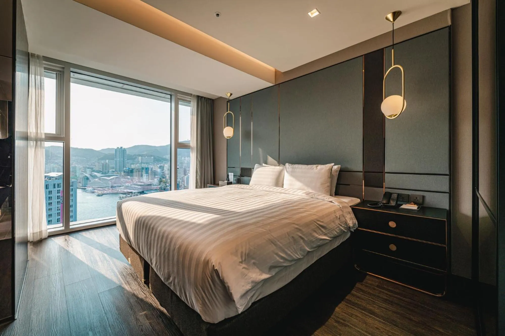 Bed in Lavalse Hotel