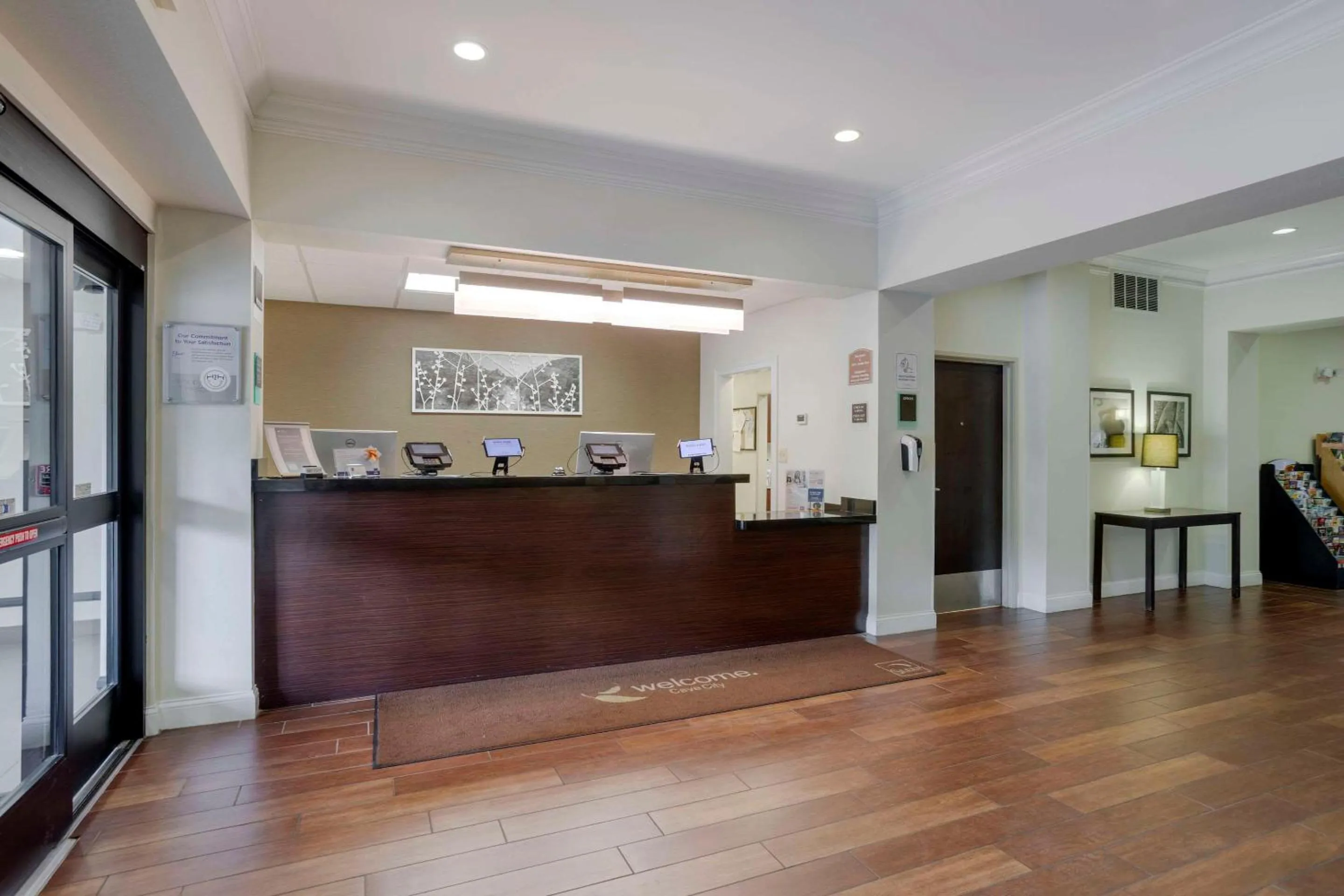 Lobby or reception in Sleep Inn & Suites Cave City