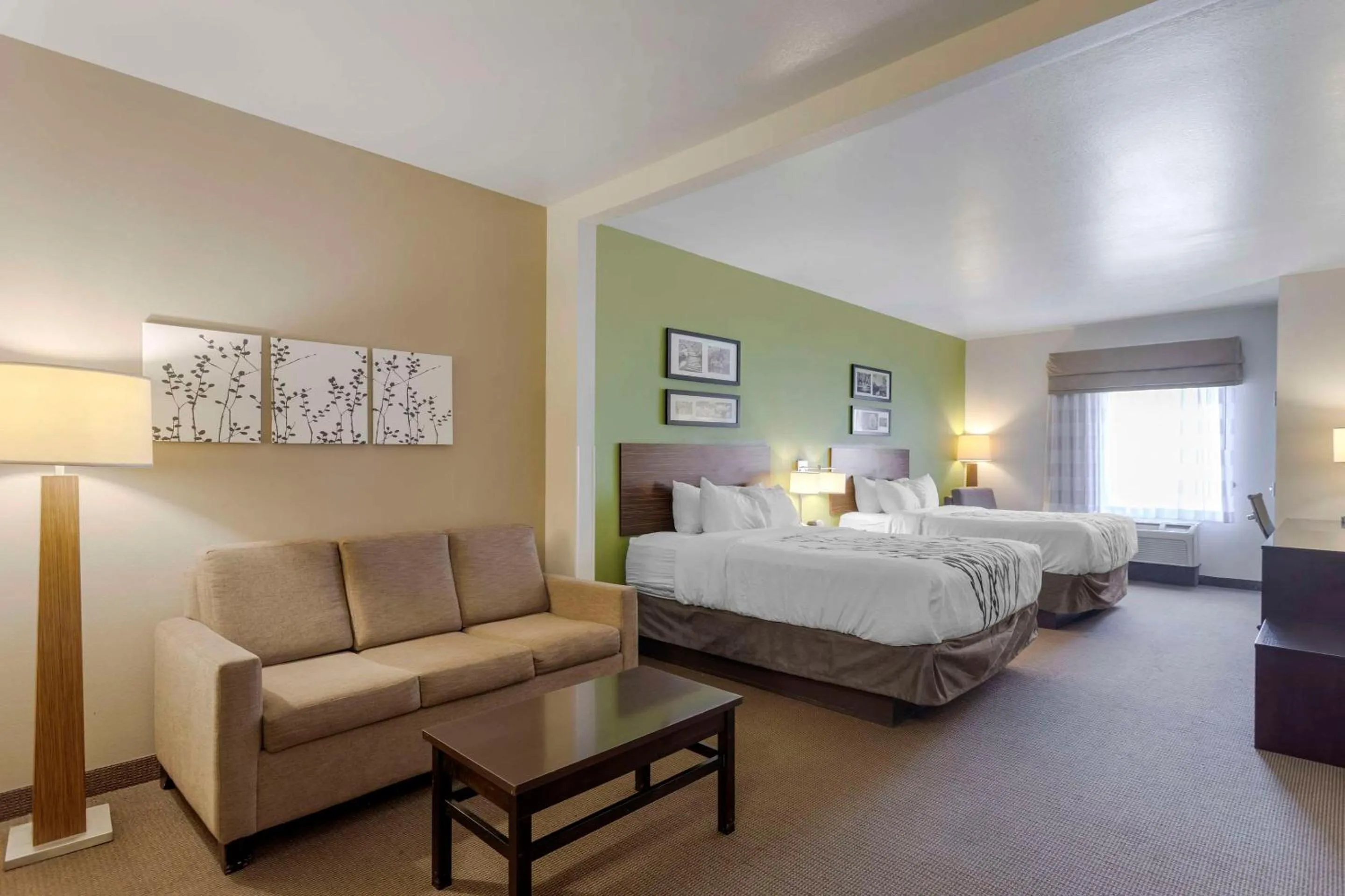 Bedroom, Bed in Sleep Inn & Suites Cave City