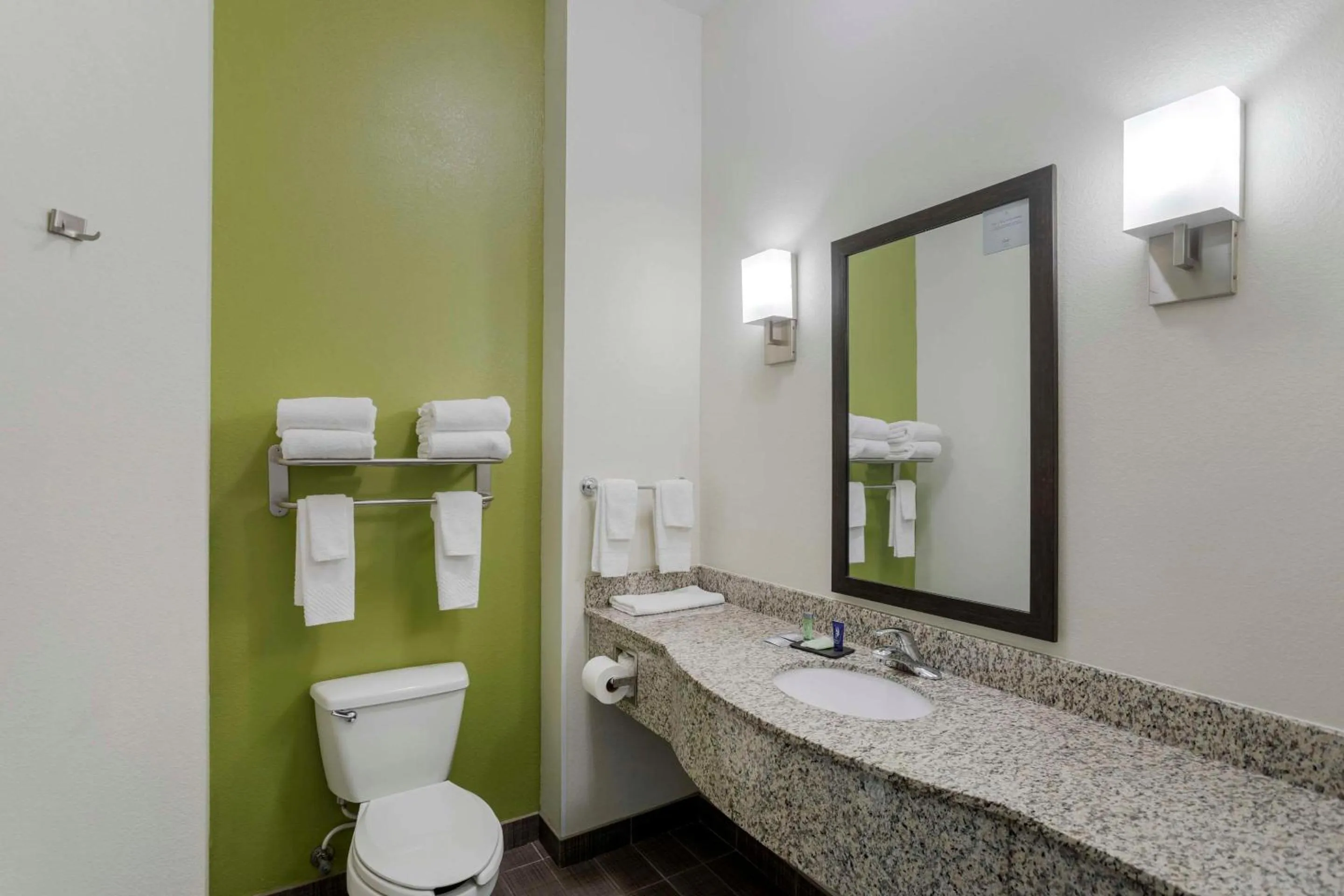 Bedroom in Sleep Inn & Suites Cave City