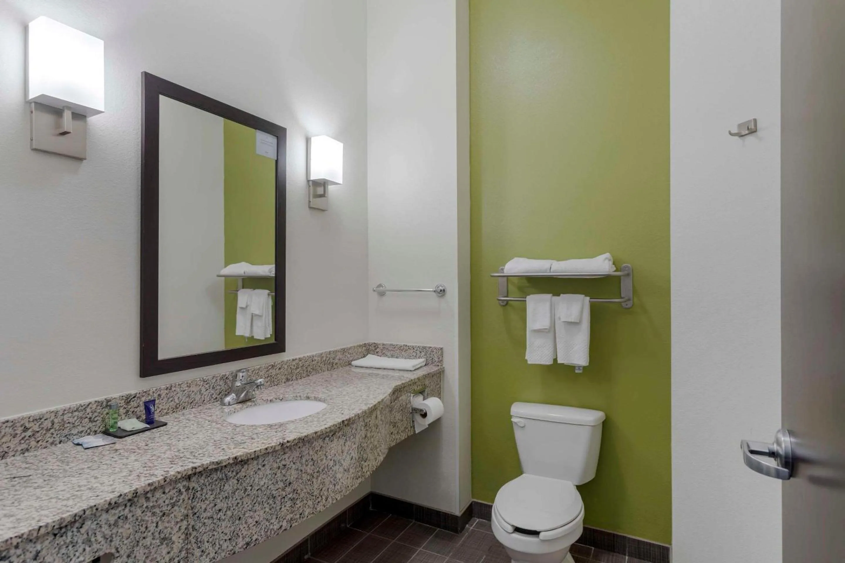 Bedroom in Sleep Inn & Suites Cave City