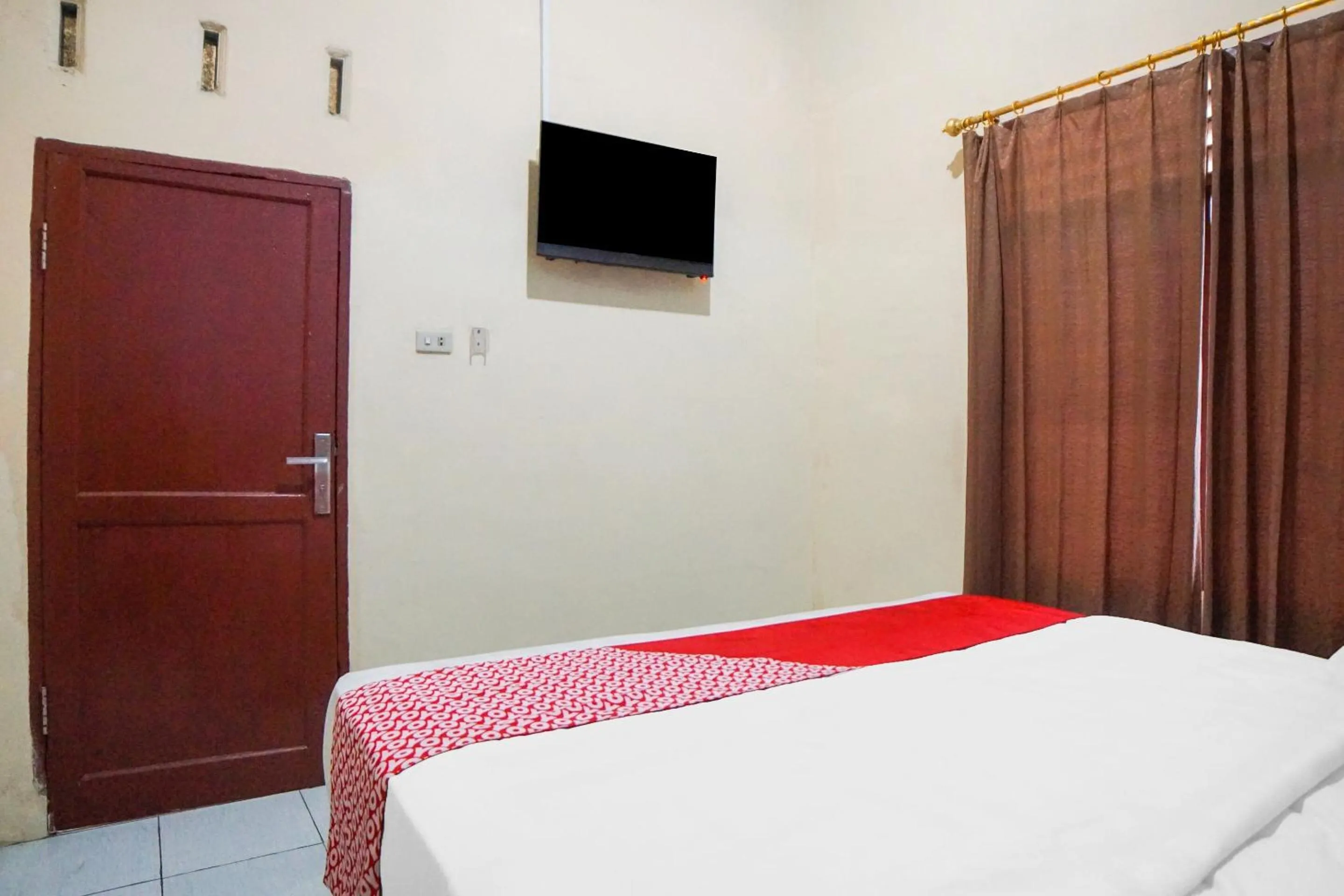 Bedroom, Bed in Hotel O Sky Residence Cengkeh