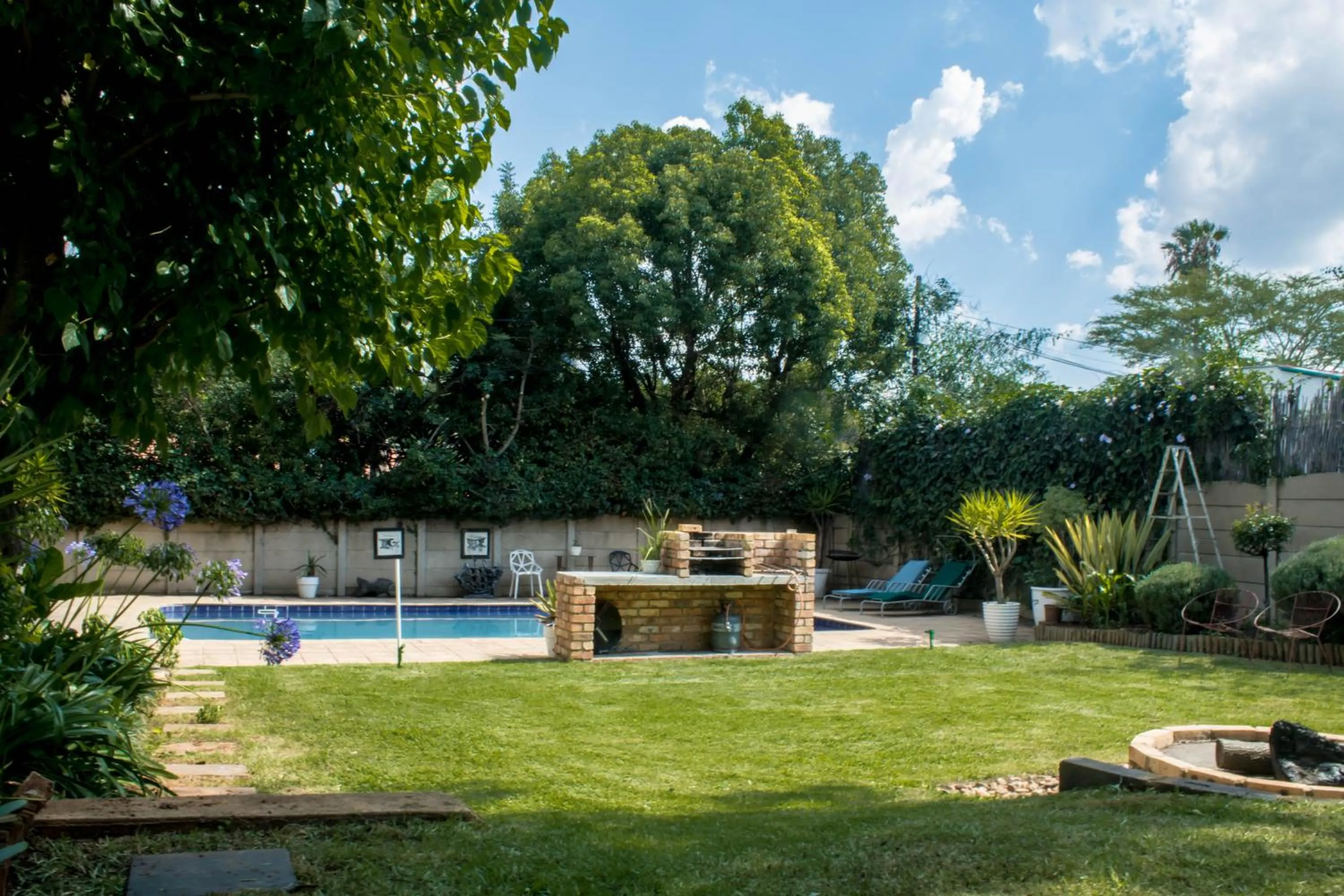 Garden in Sunbury Bed and Breakfast