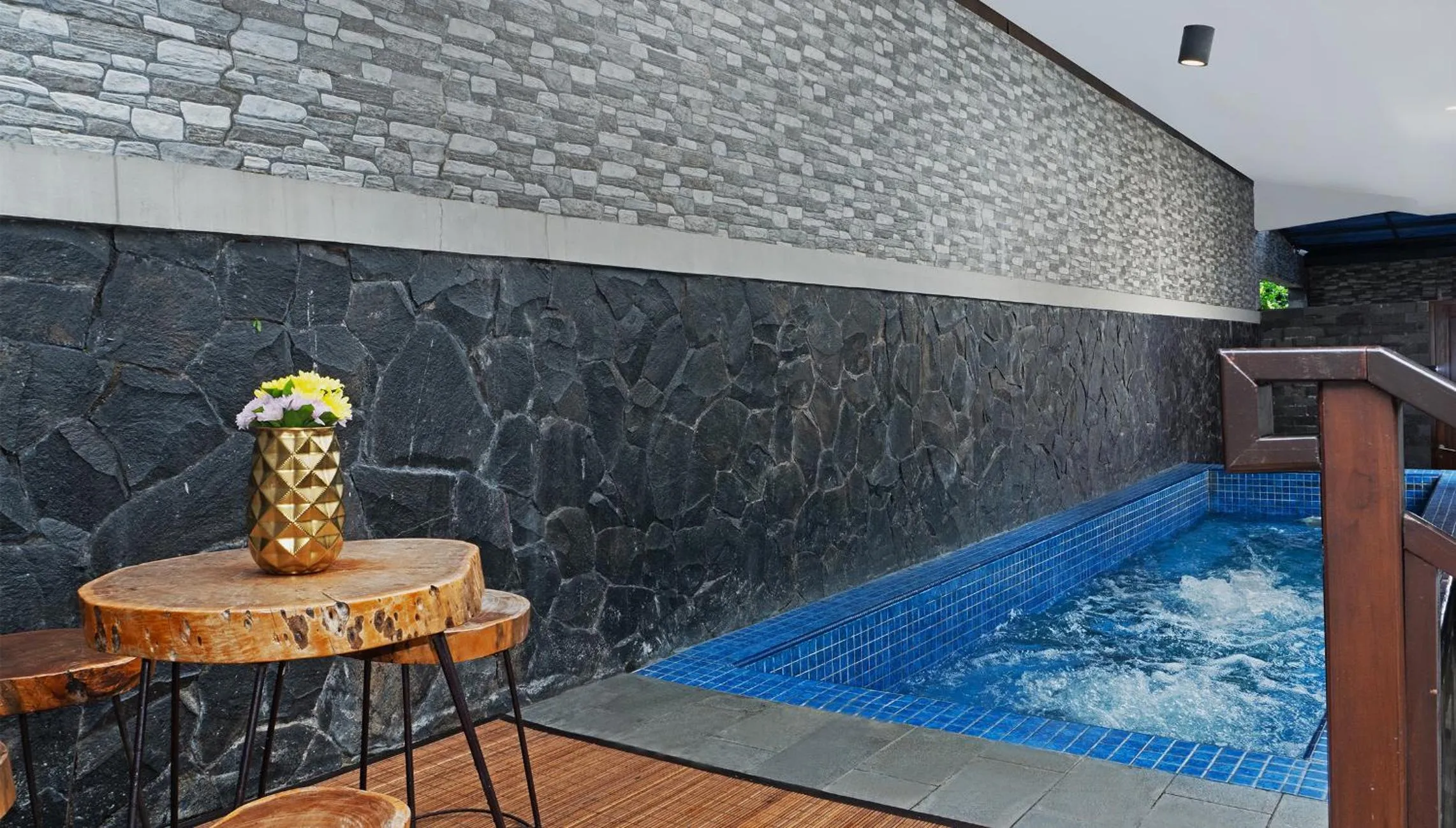 Swimming pool in Grand Sunshine Resort & Convention