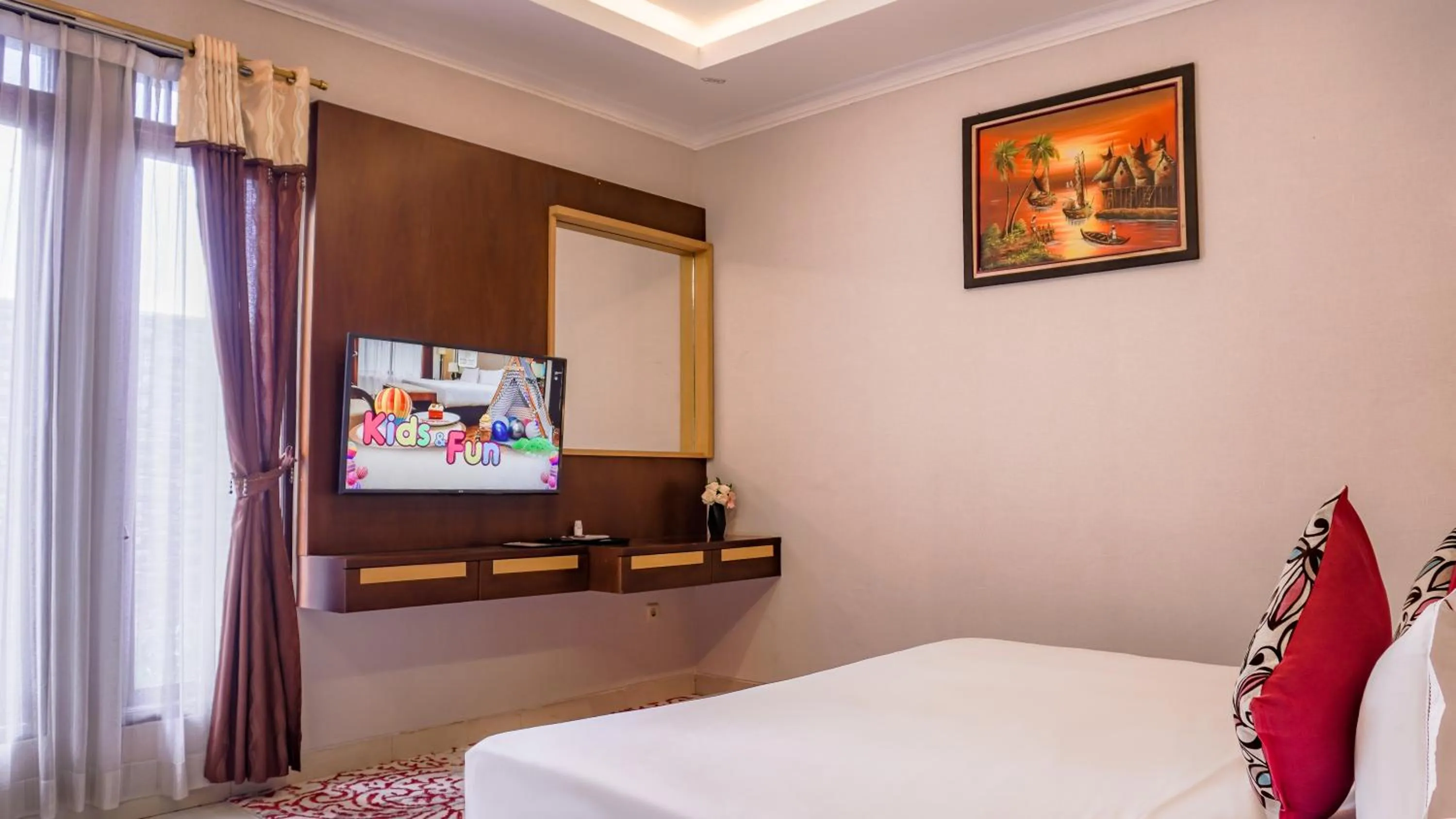 Bedroom, Bed in Grand Sunshine Resort & Convention