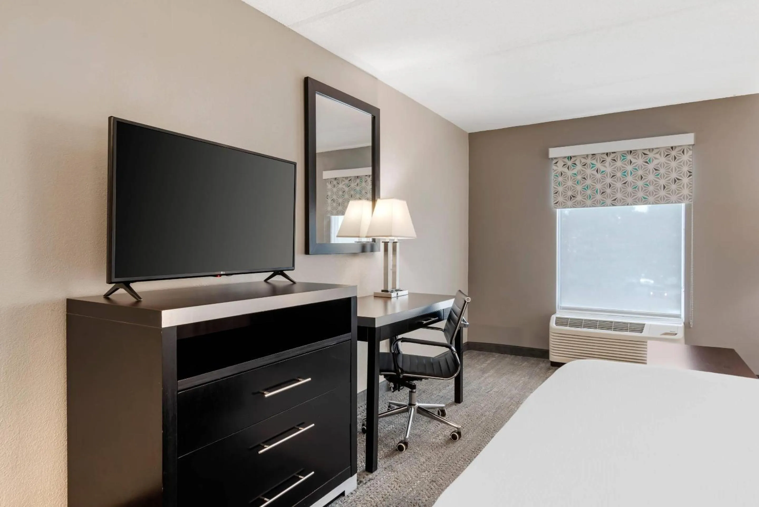 Bedroom, Bed in Quality Inn & Suites Union City - Atlanta South