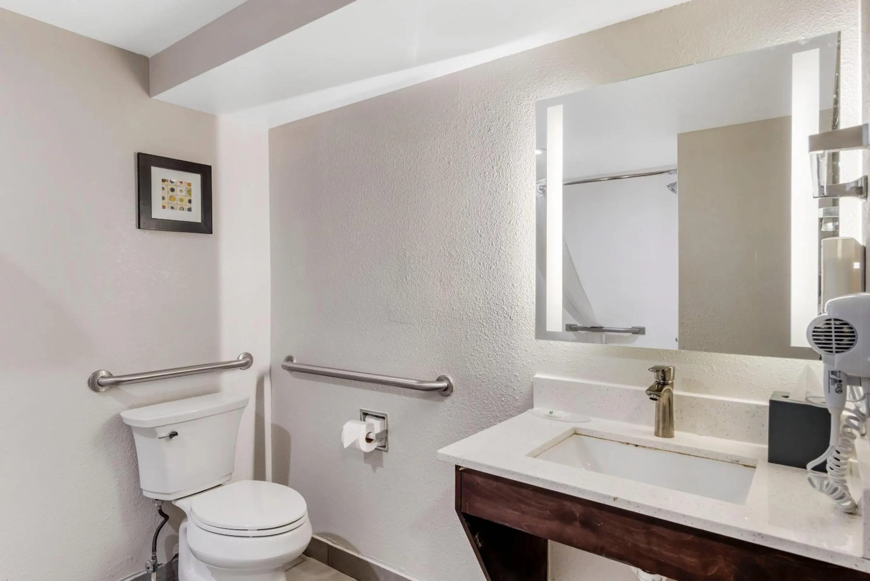 Bedroom in Quality Inn & Suites Union City - Atlanta South