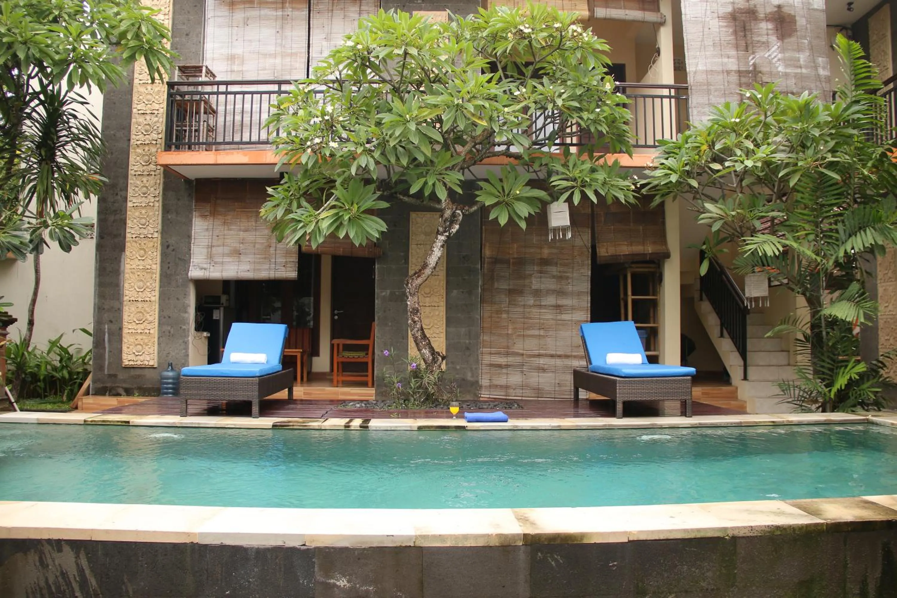 Swimming pool in Eddys Cottages & Villa