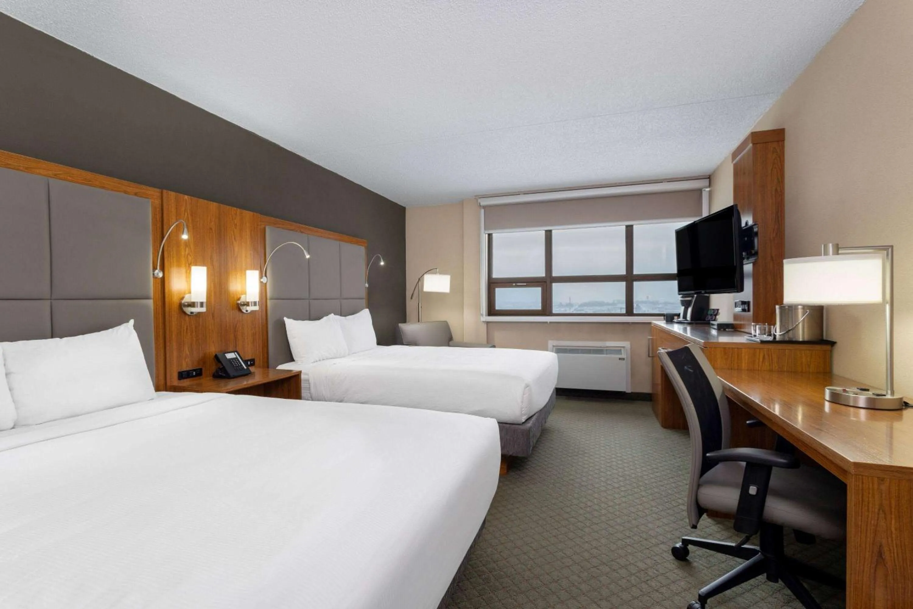 Photo of the whole room, Bed in Ramada by Wyndham Northern Grand Hotel & Conference Centre