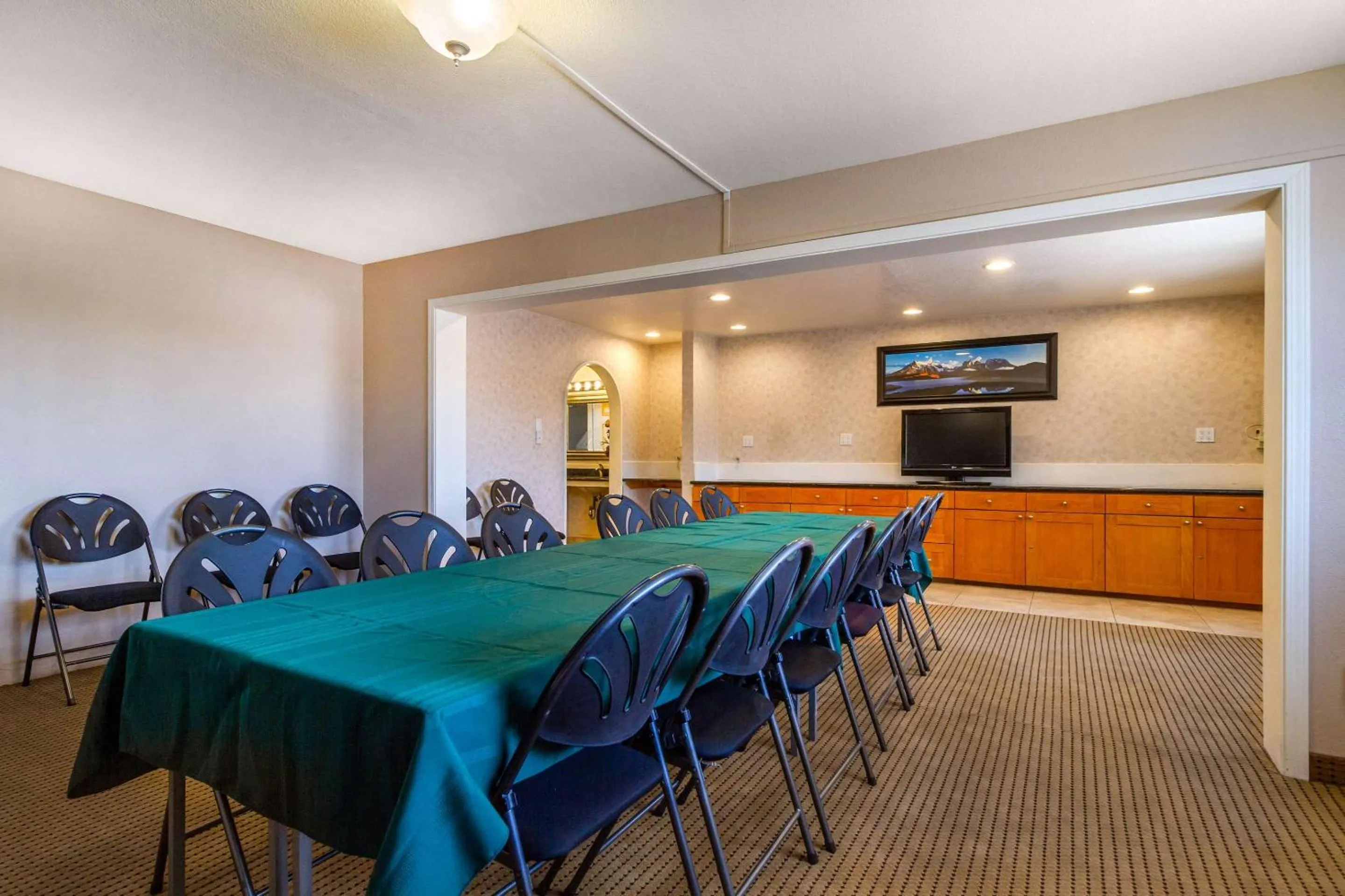 Meeting/conference room in Rodeway Inn