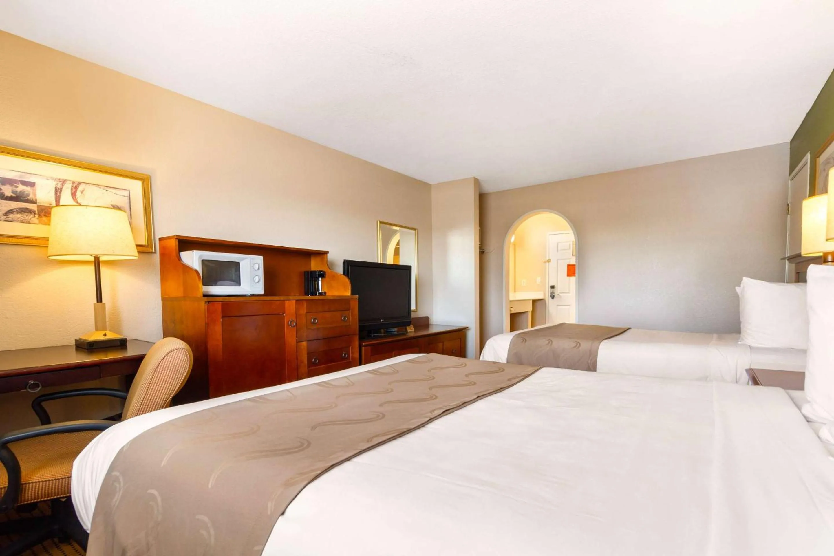 Bedroom in Rodeway Inn