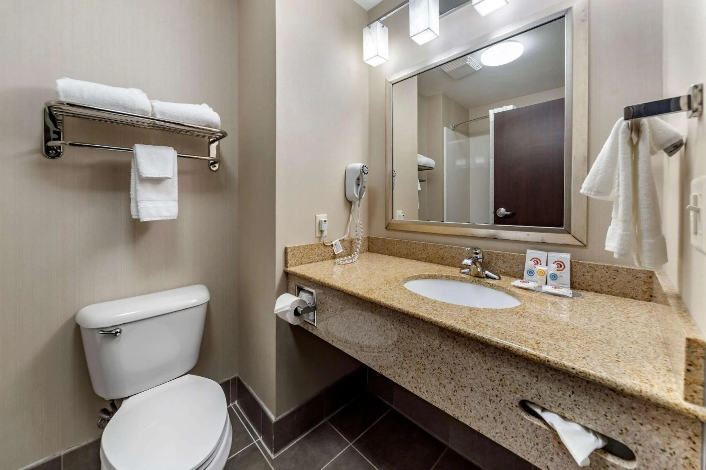 Bathroom in Comfort Inn & Suites Oklahoma City West - I-40