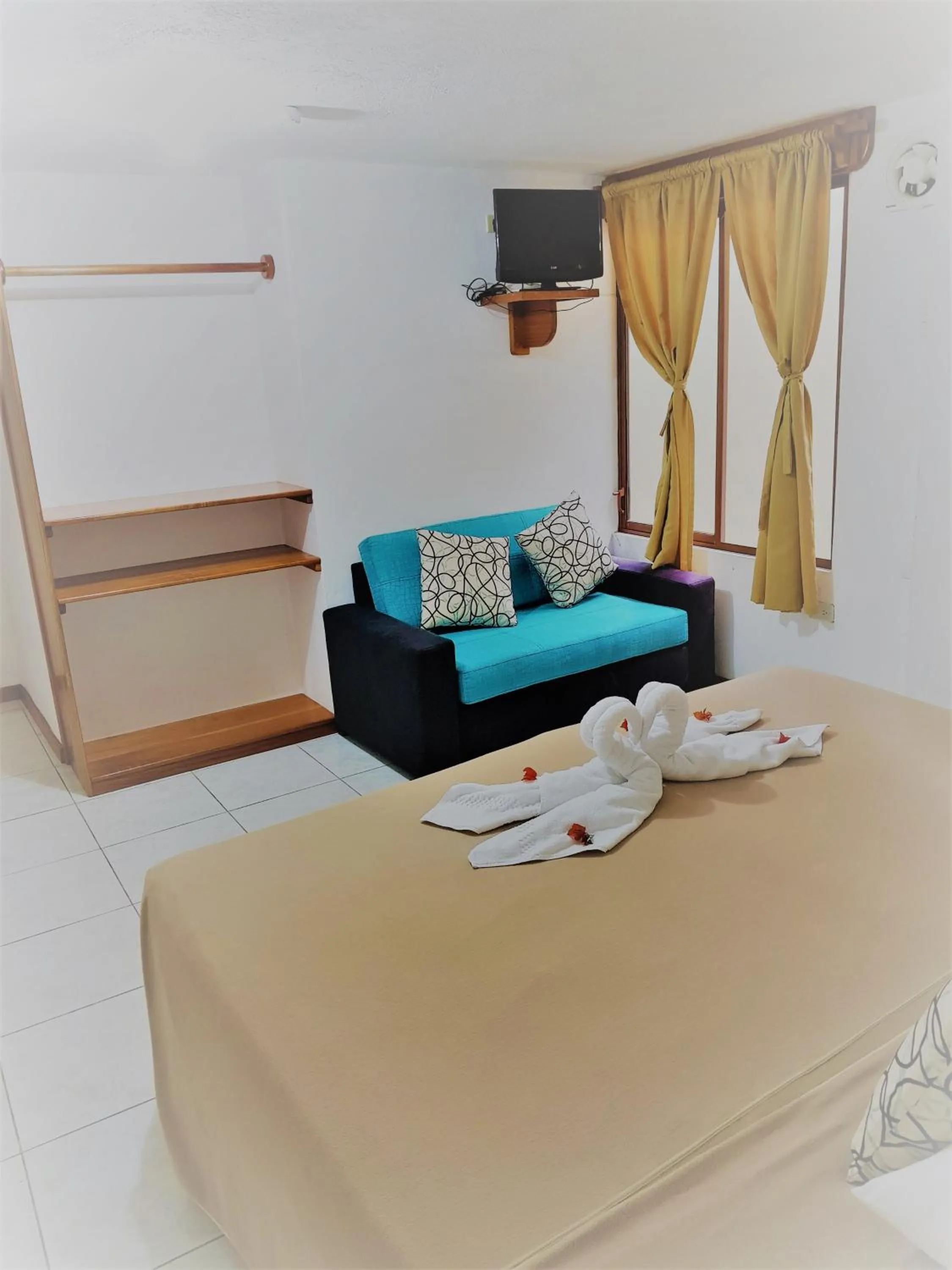 TV and multimedia, Bed in Galapagos Verde Azul