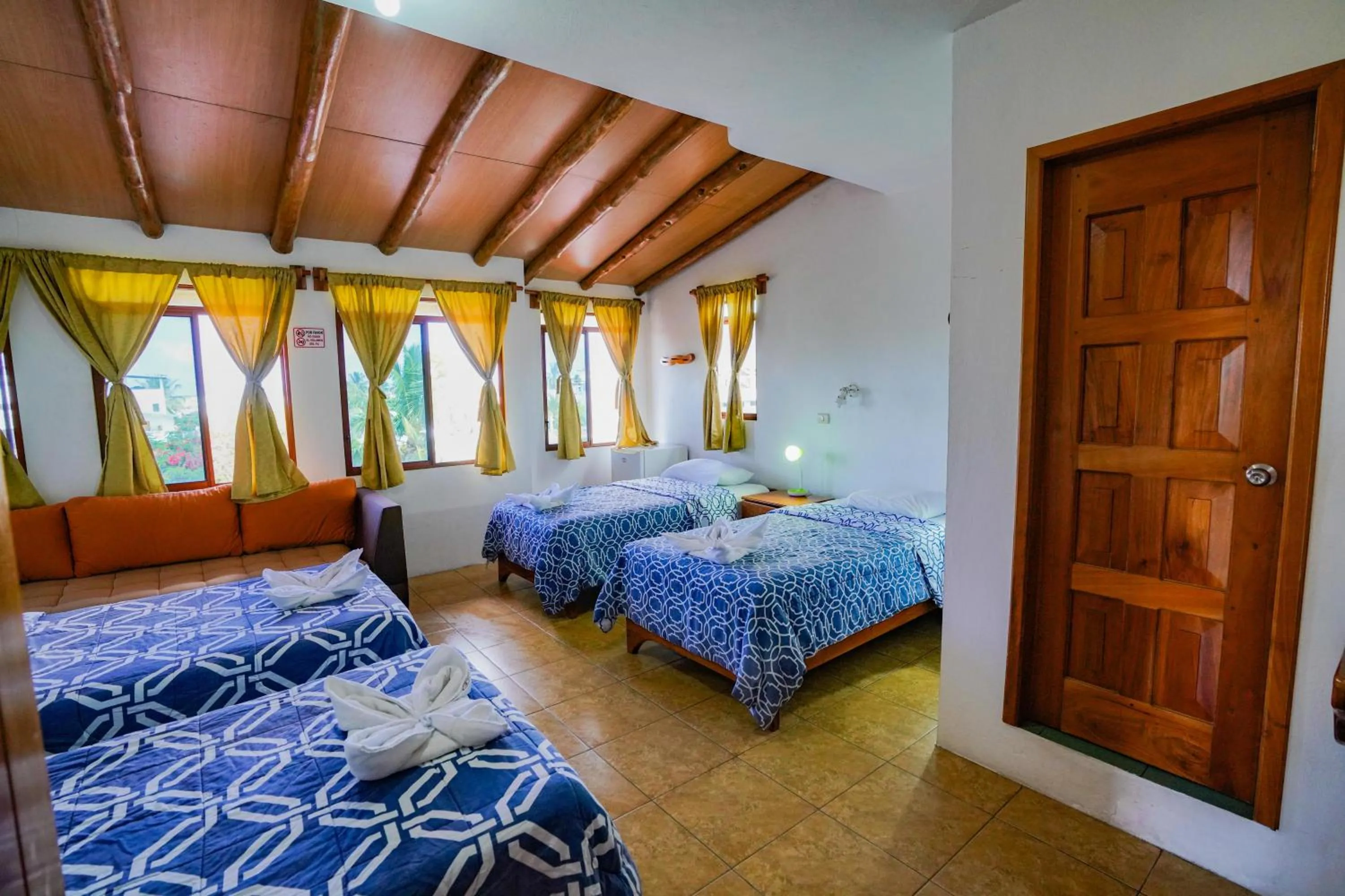 Bed in Galapagos Verde Azul