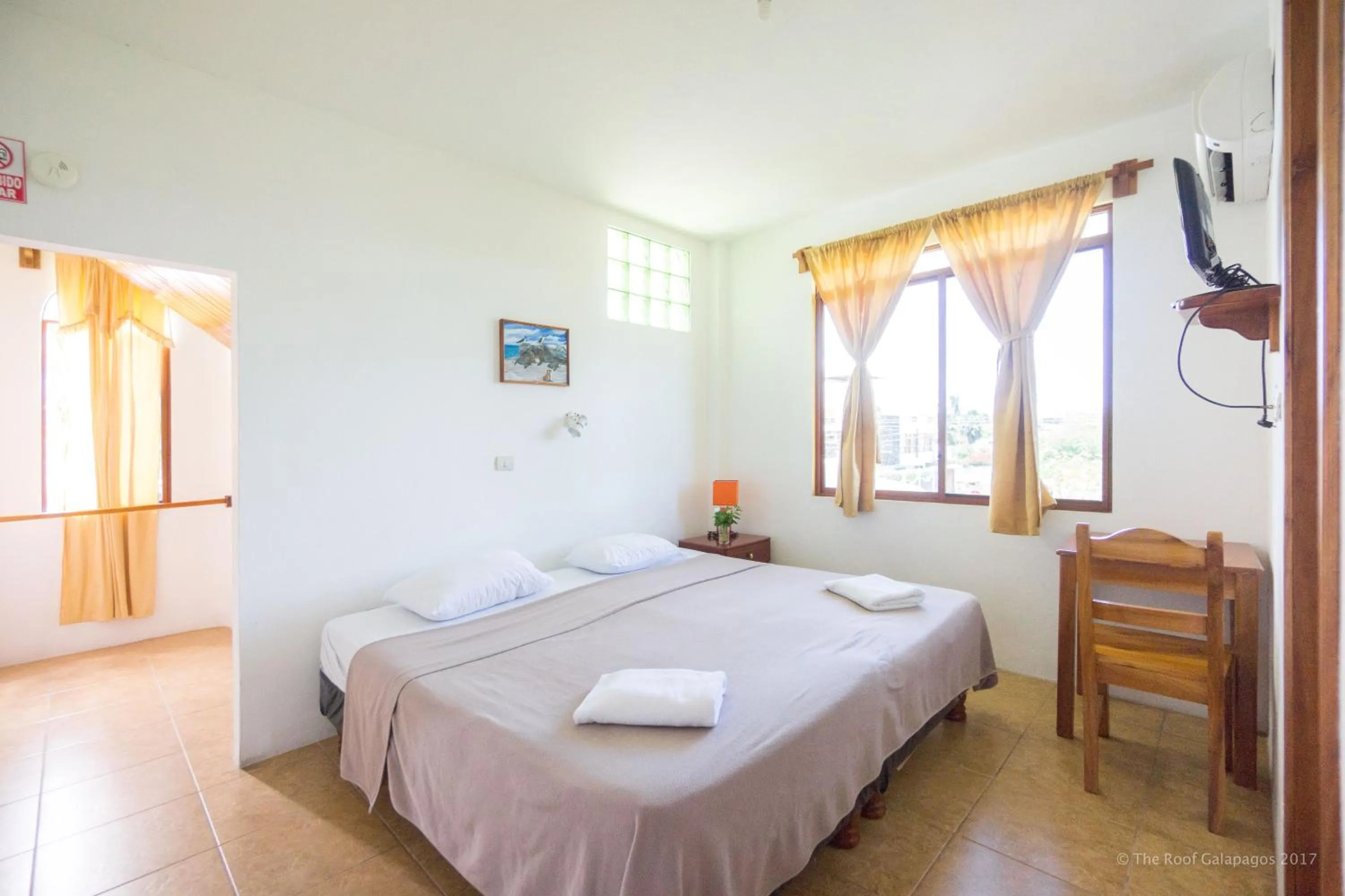 Photo of the whole room, Bed in Galapagos Verde Azul