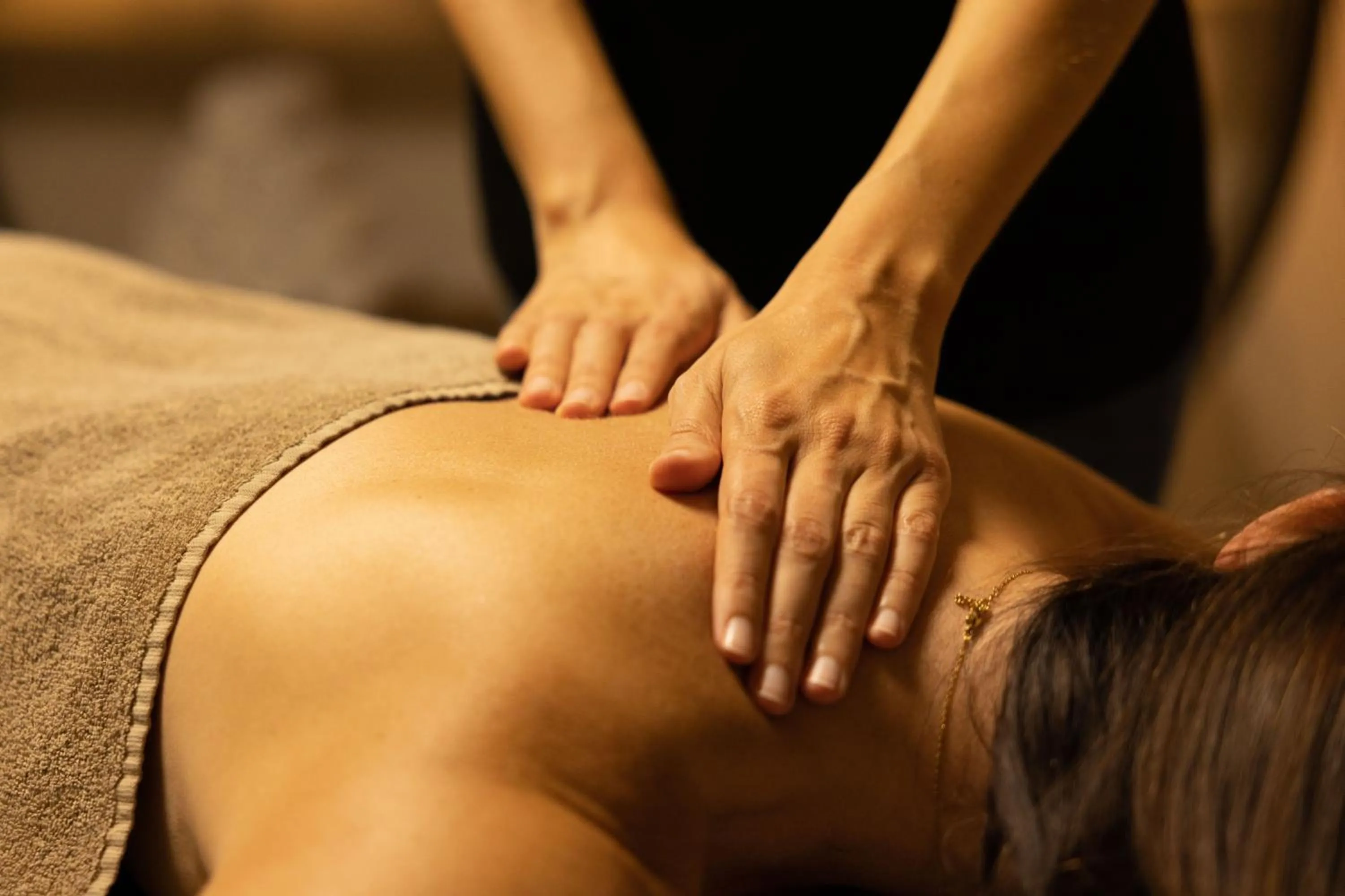 Massage in Le Bois d'Imbert - Memory Collection