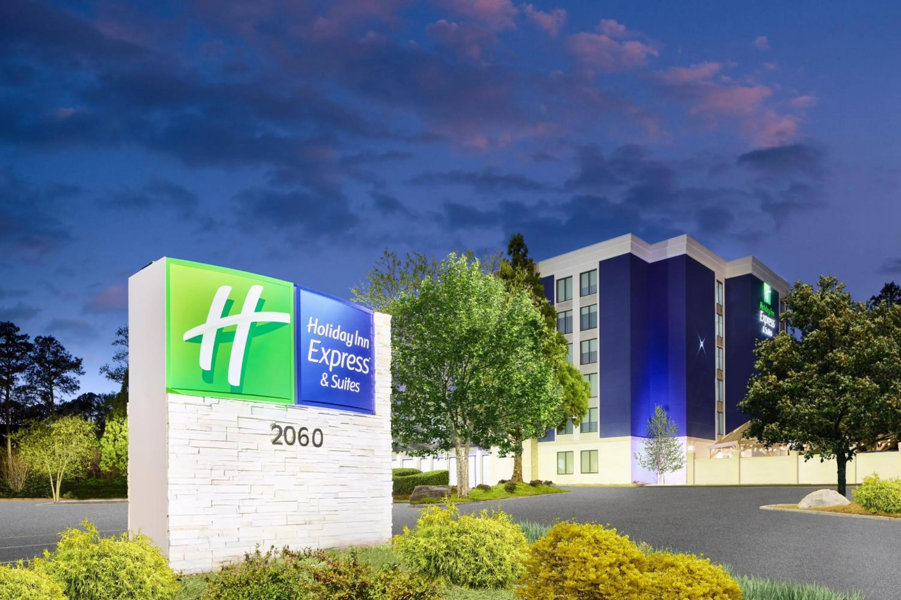 Property building in Holiday Inn Express & Suites - Atlanta - Tucker Northlake by IHG