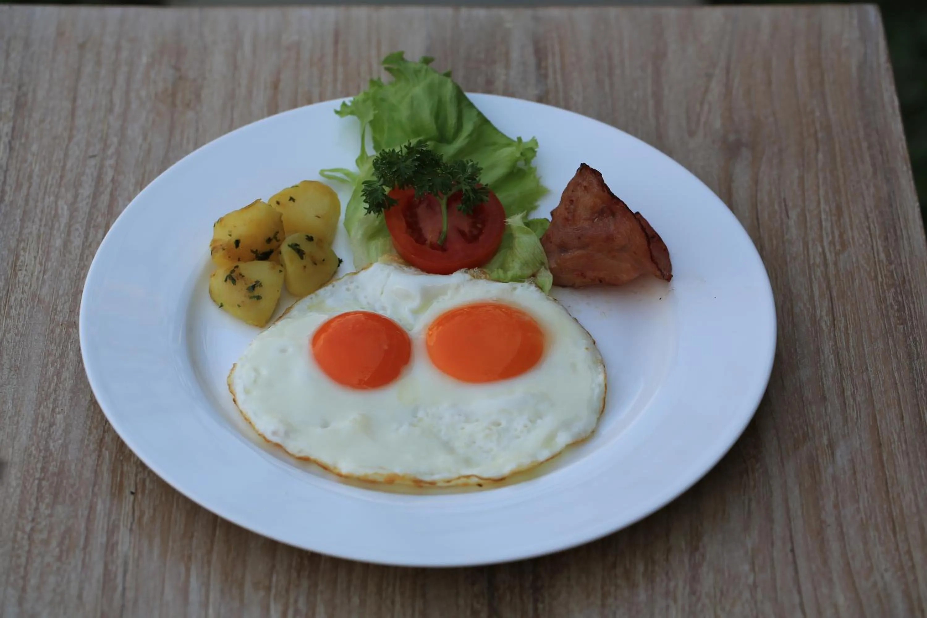 Breakfast in Green Taman Ubud by Prasi