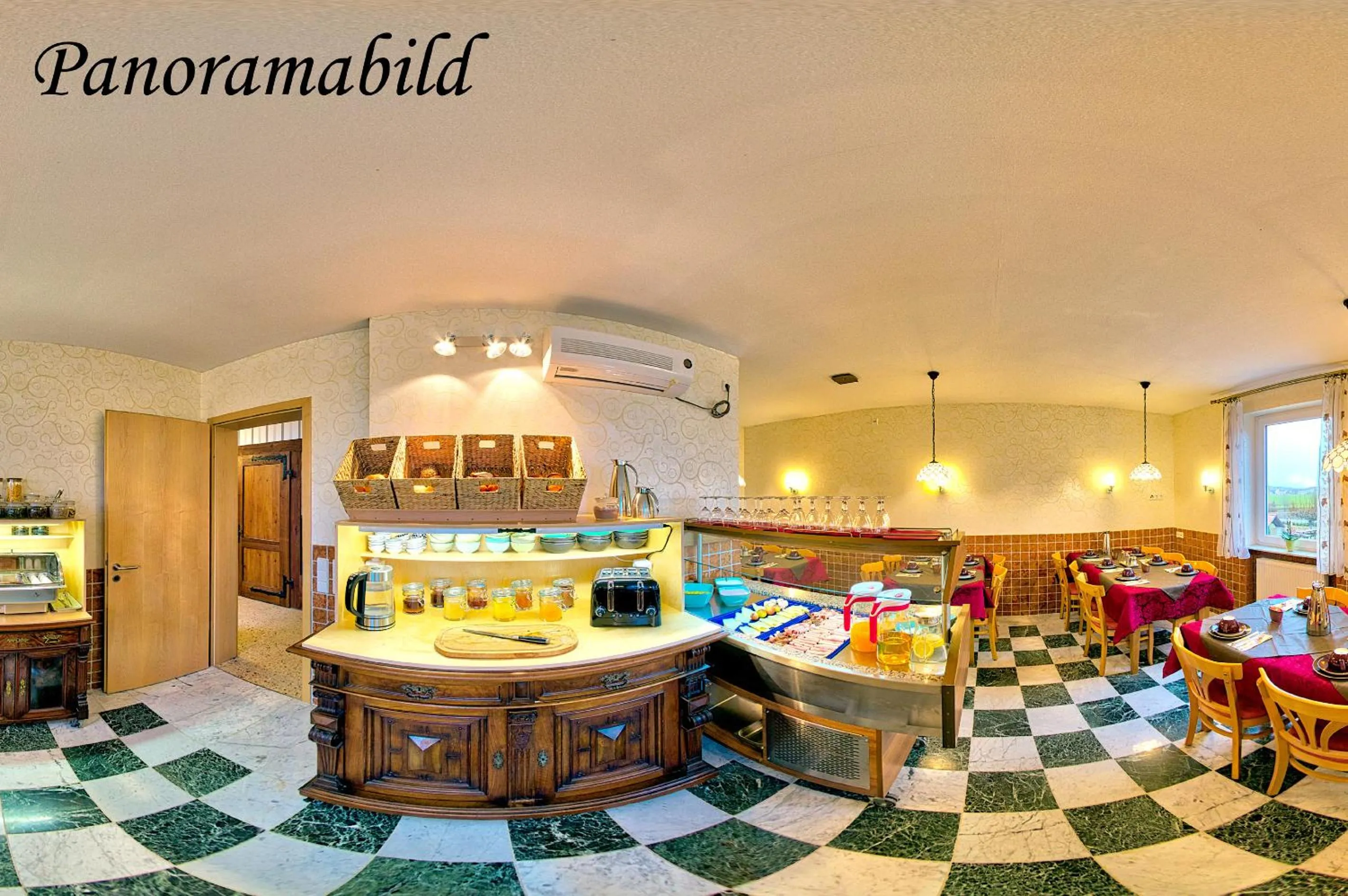 Restaurant/places to eat in Hohe Tanne