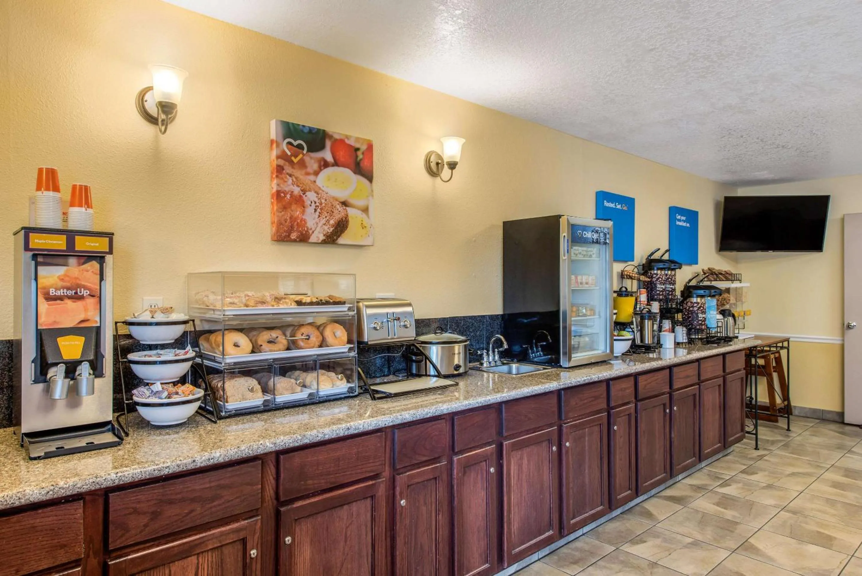 Breakfast in Comfort Inn Mount Shasta Area