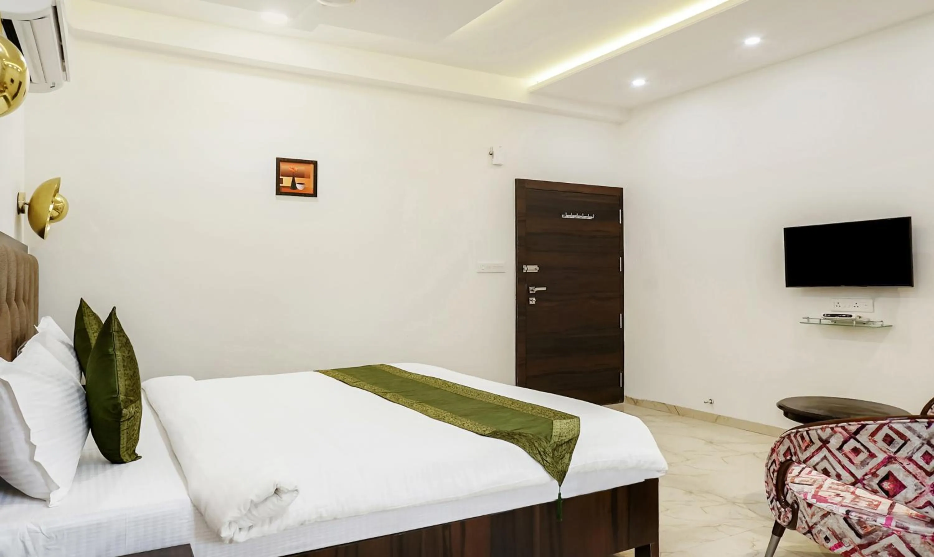 Bedroom, Bed in Treebo Hotel A1