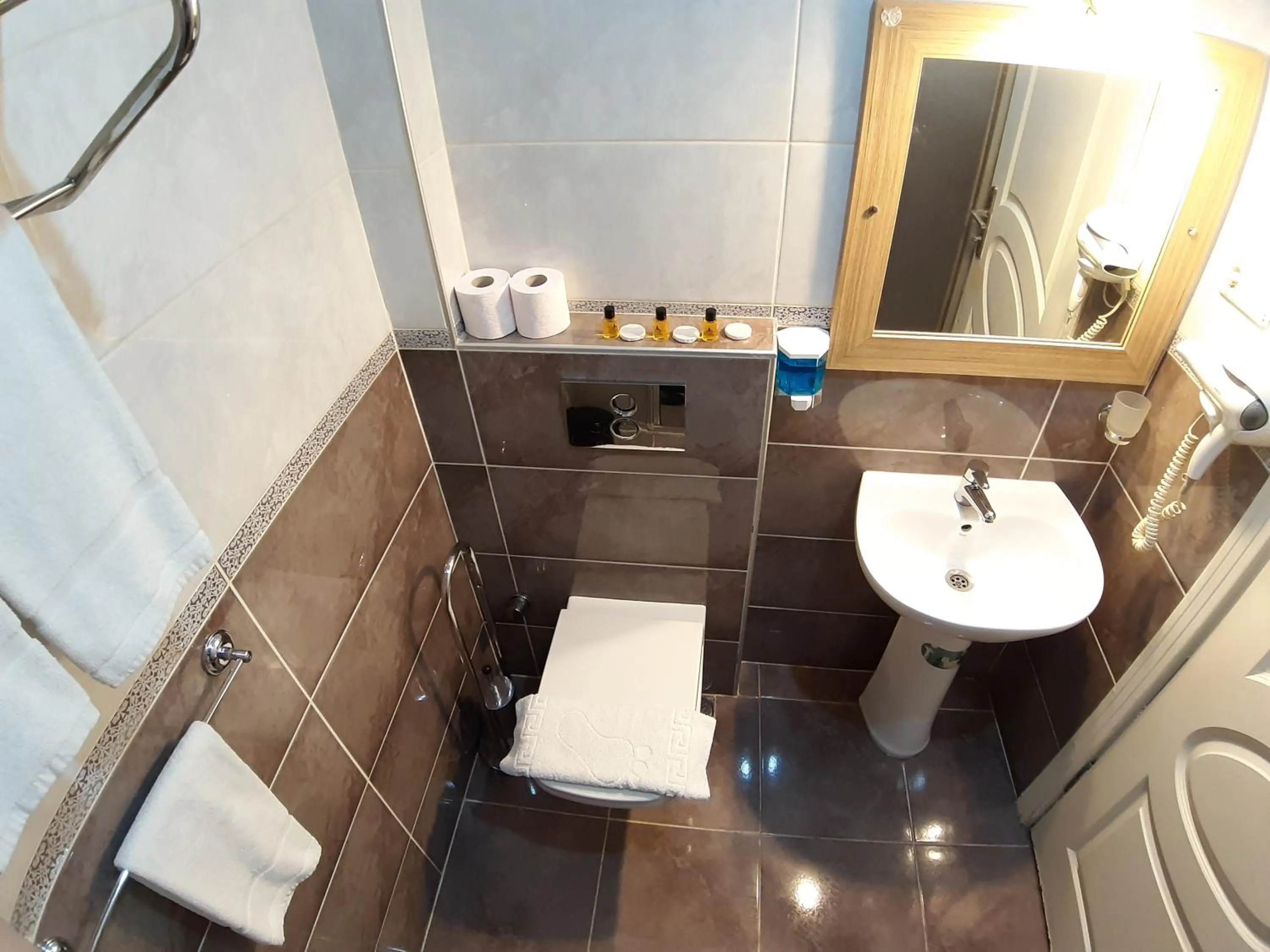 Toilet in Burak Apart