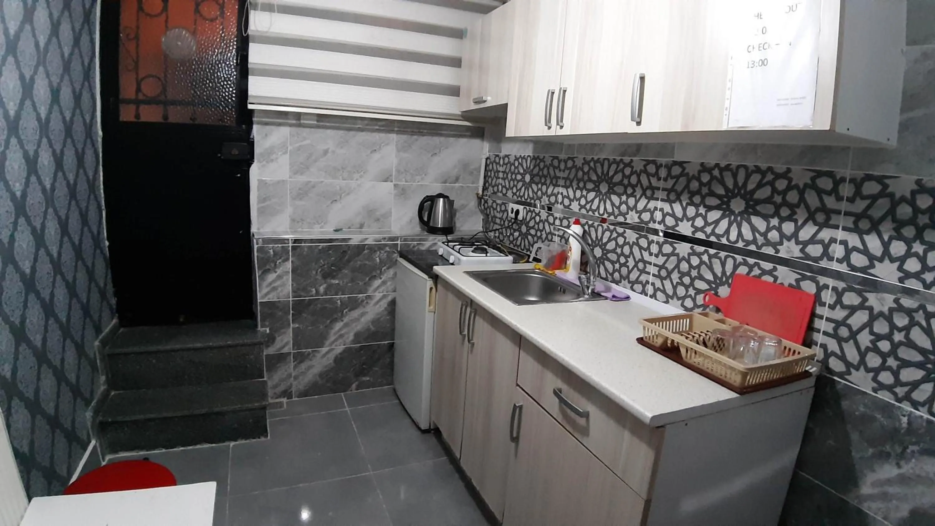 Coffee/tea facilities in Burak Apart