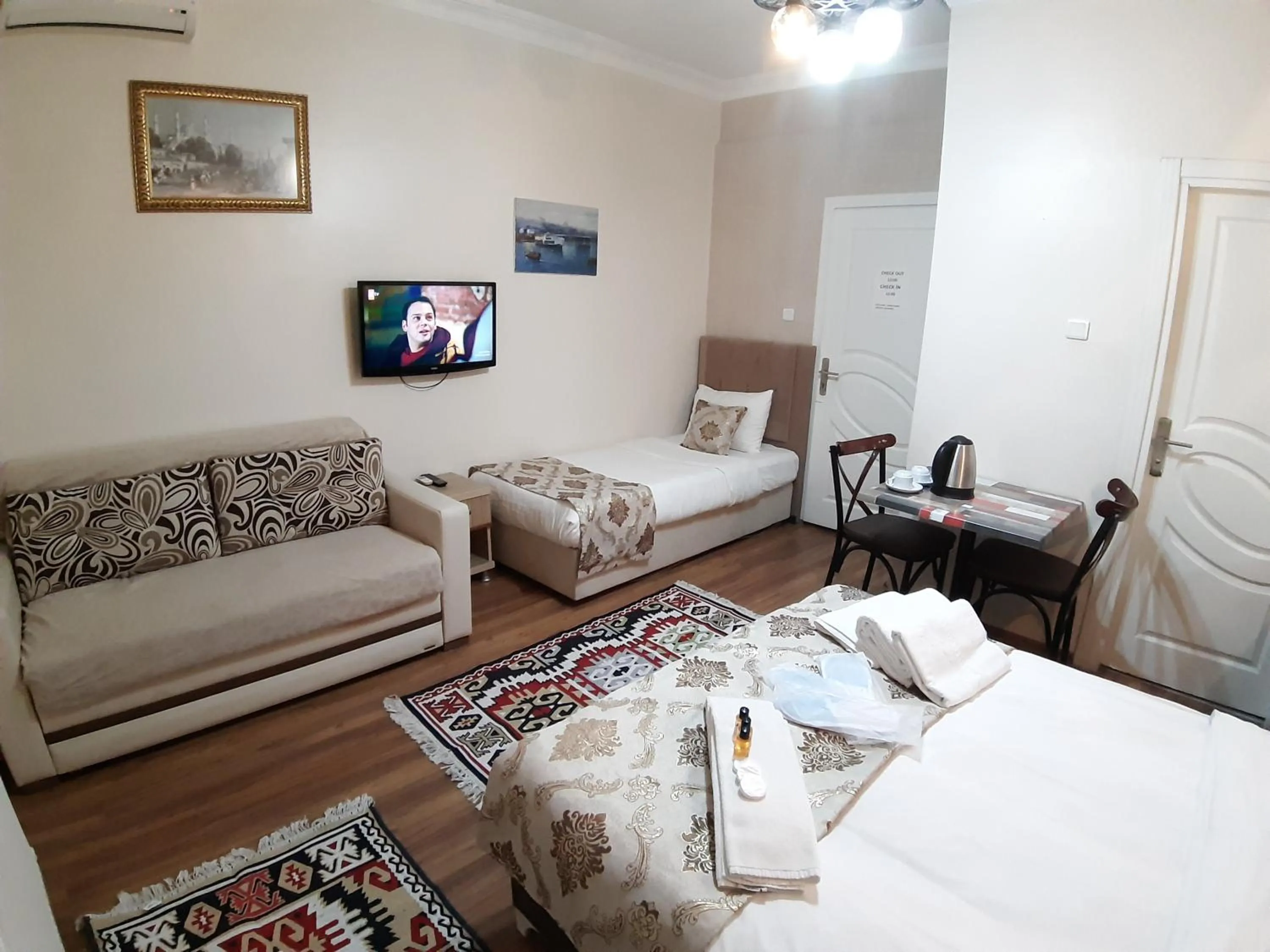 Seating area, Bed in Burak Apart