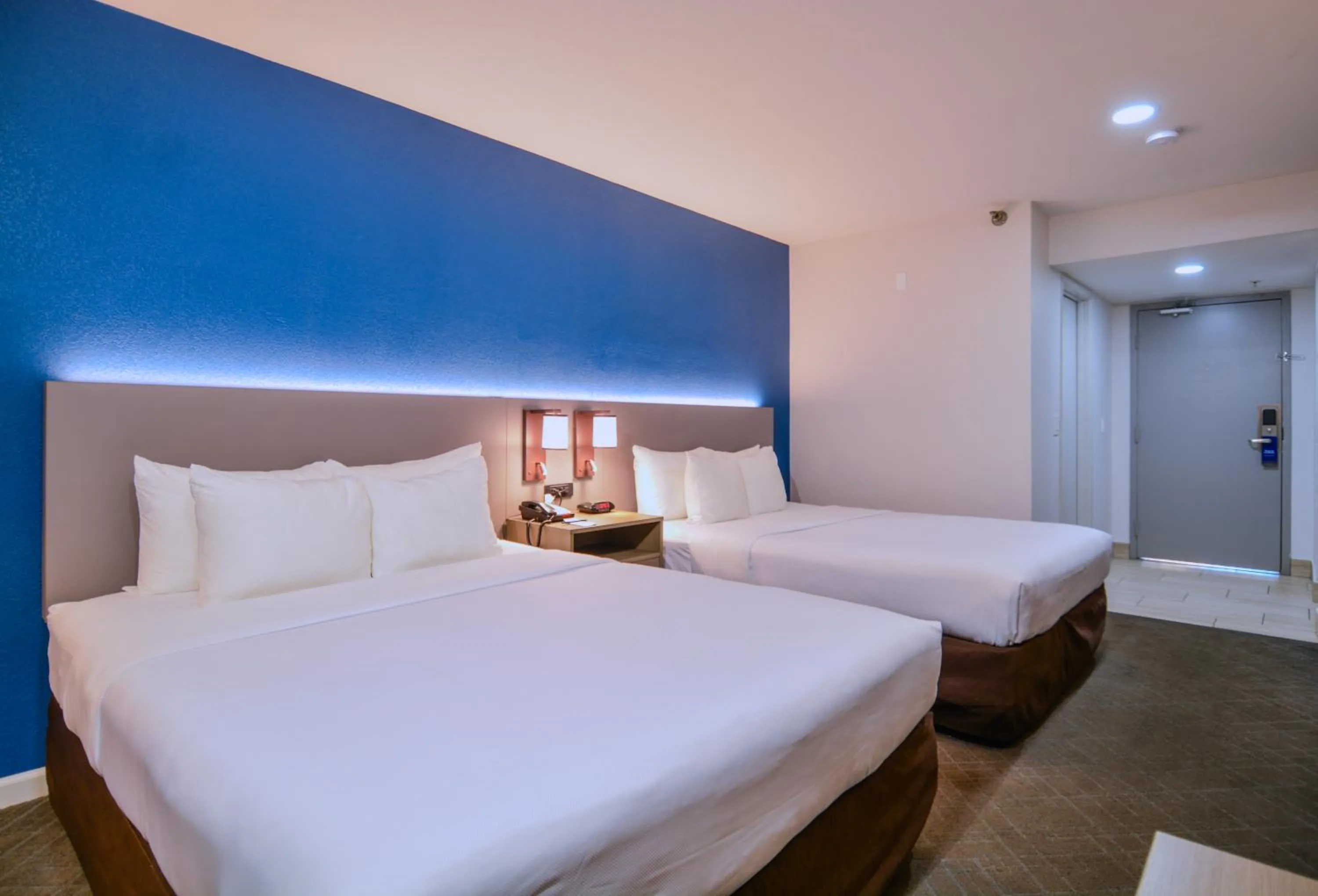 Bed in Comfort Inn & Suites Moreno Valley near March Air Reserve Base