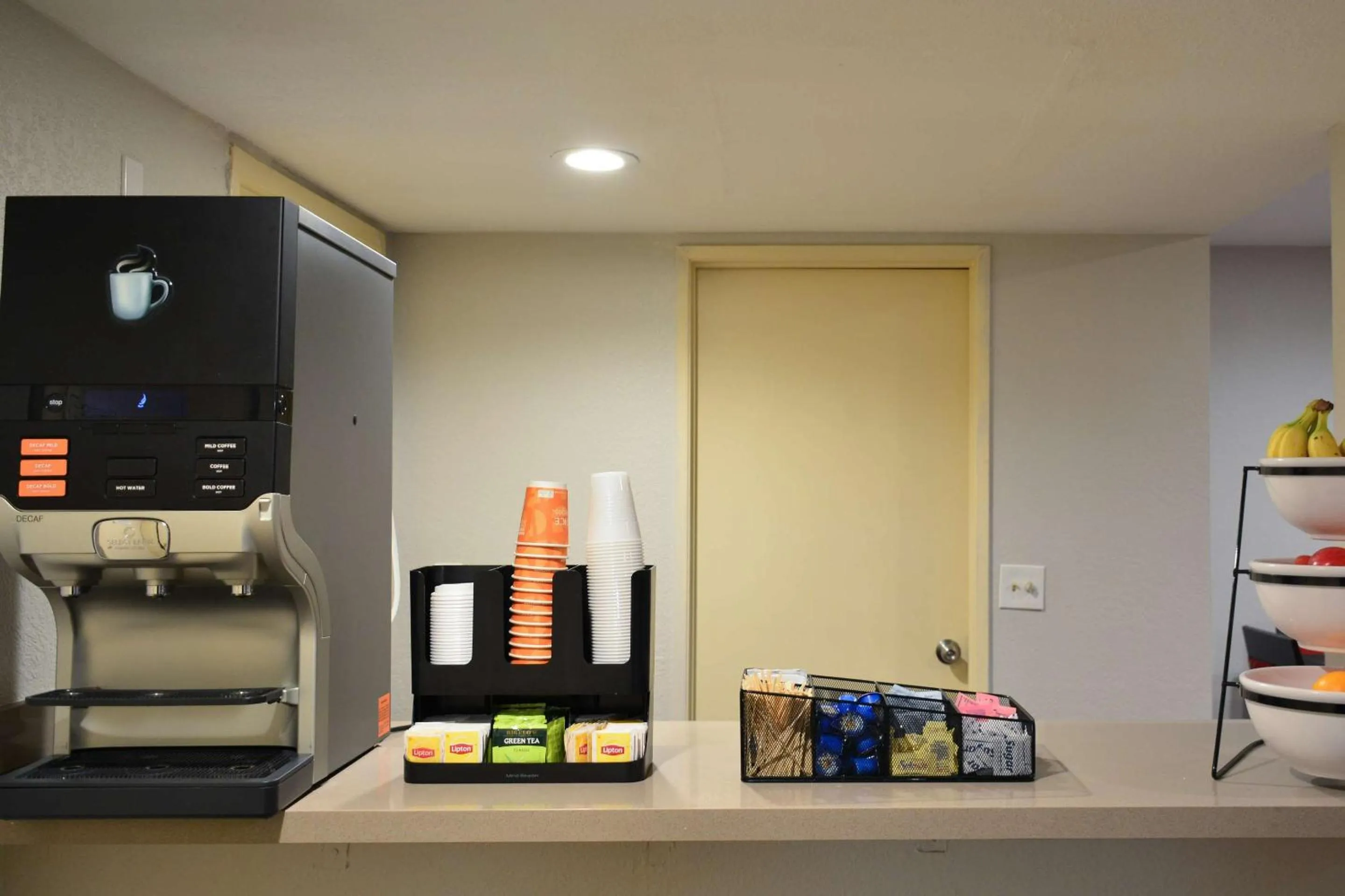 Breakfast in Comfort Inn & Suites Moreno Valley near March Air Reserve Base