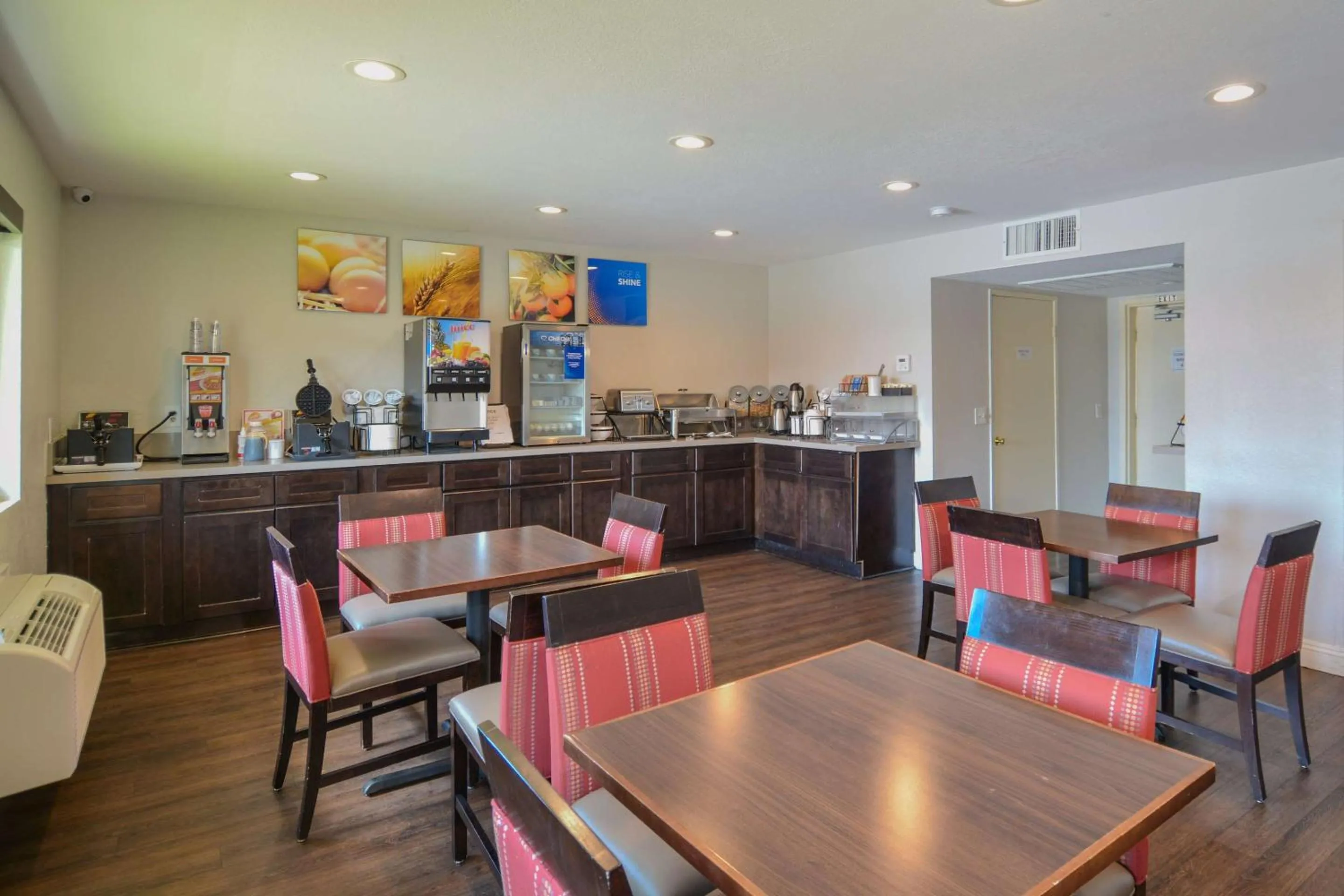 Breakfast in Comfort Inn & Suites Moreno Valley near March Air Reserve Base