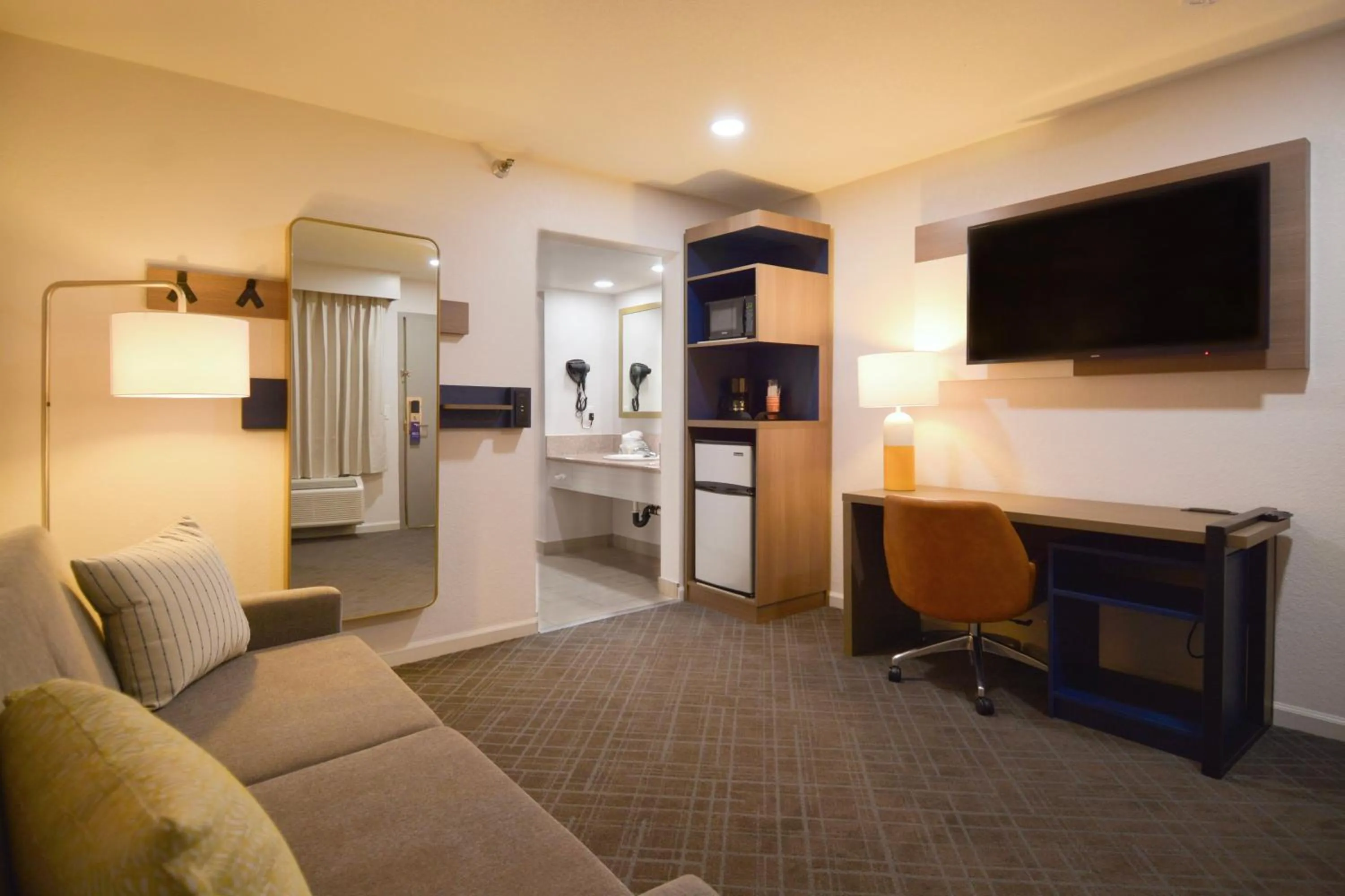 Comfort Inn & Suites Moreno Valley near March Air Reserve Base