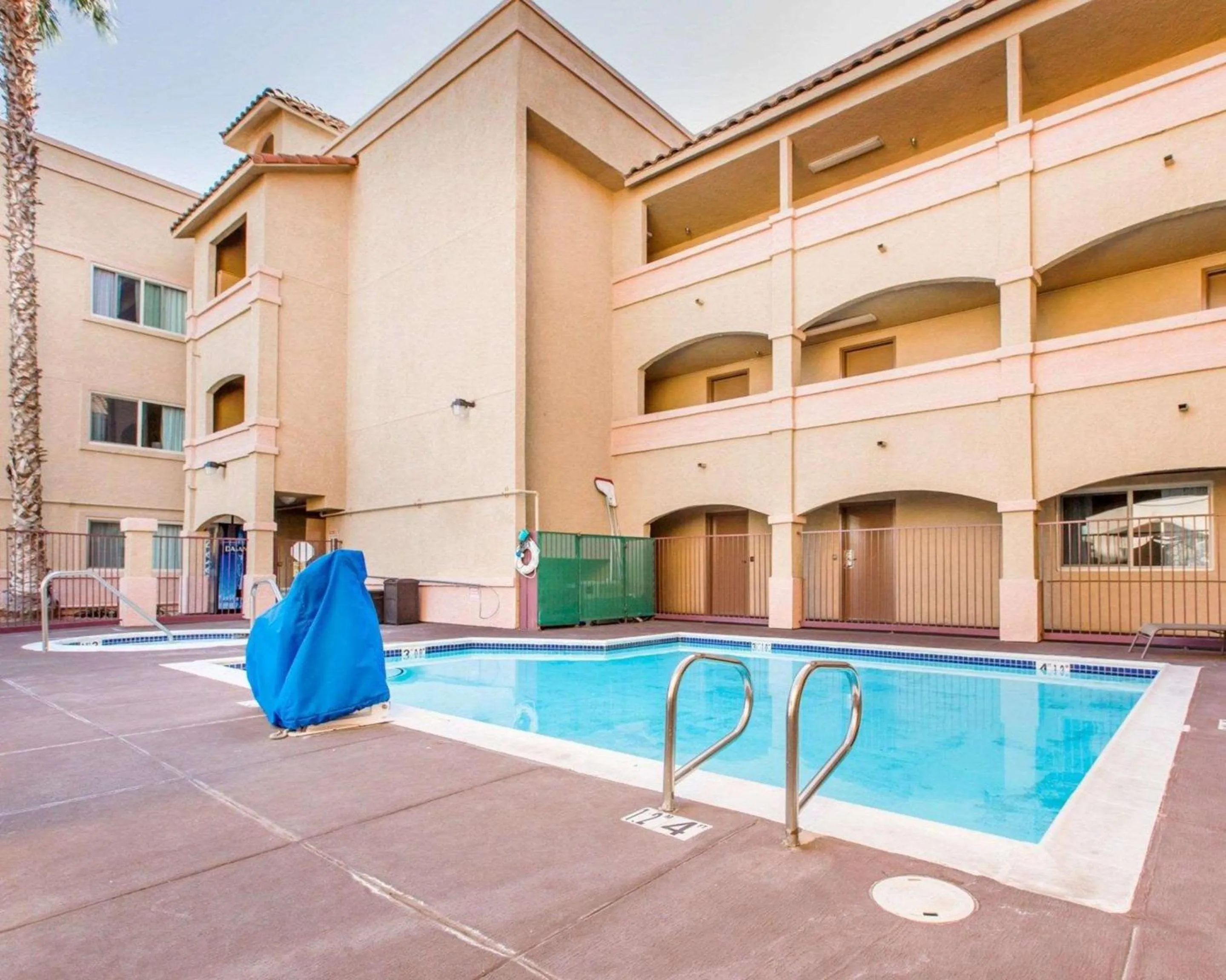 Swimming pool in Comfort Inn & Suites Moreno Valley near March Air Reserve Base