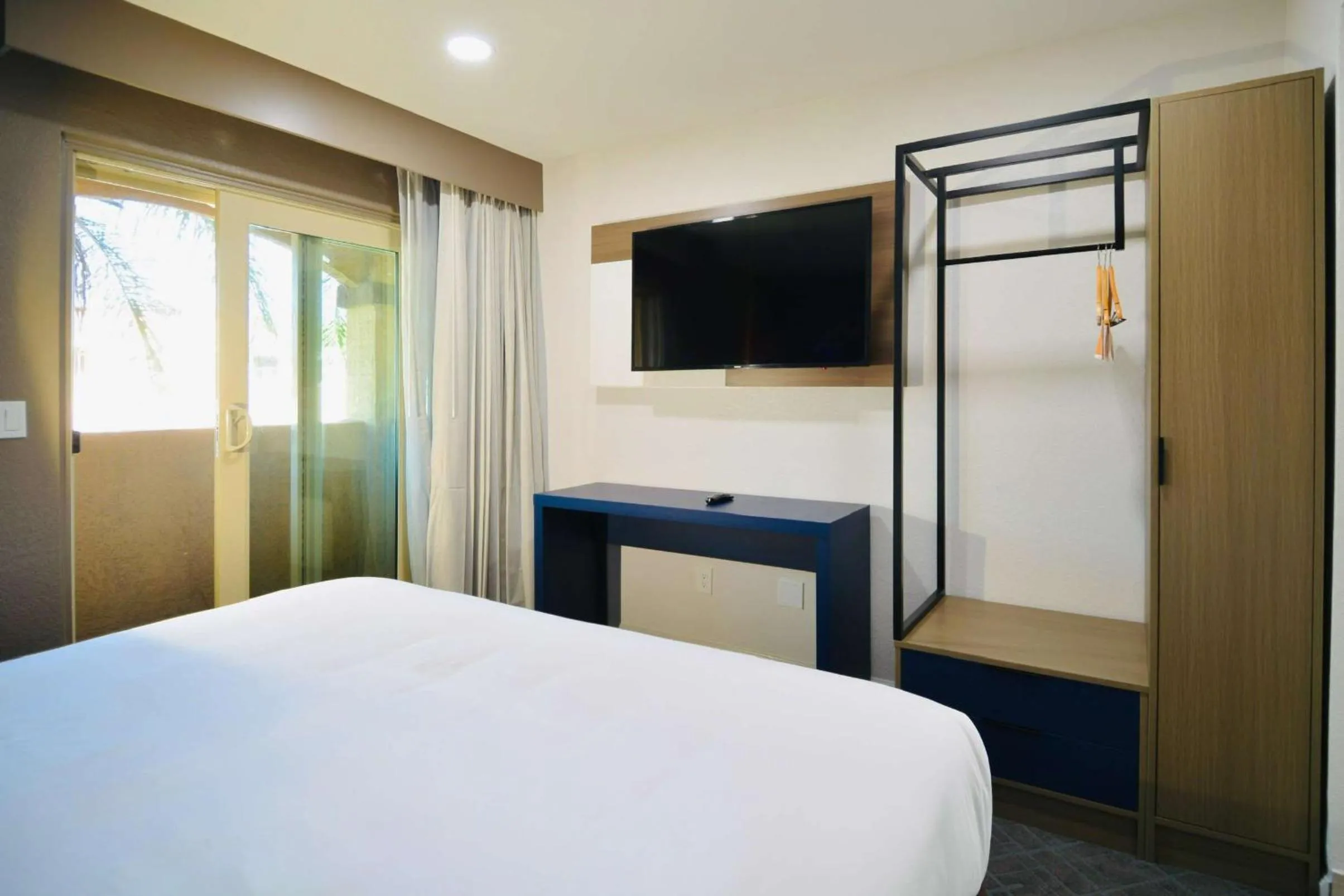 Bedroom, Bed in Comfort Inn & Suites Moreno Valley near March Air Reserve Base