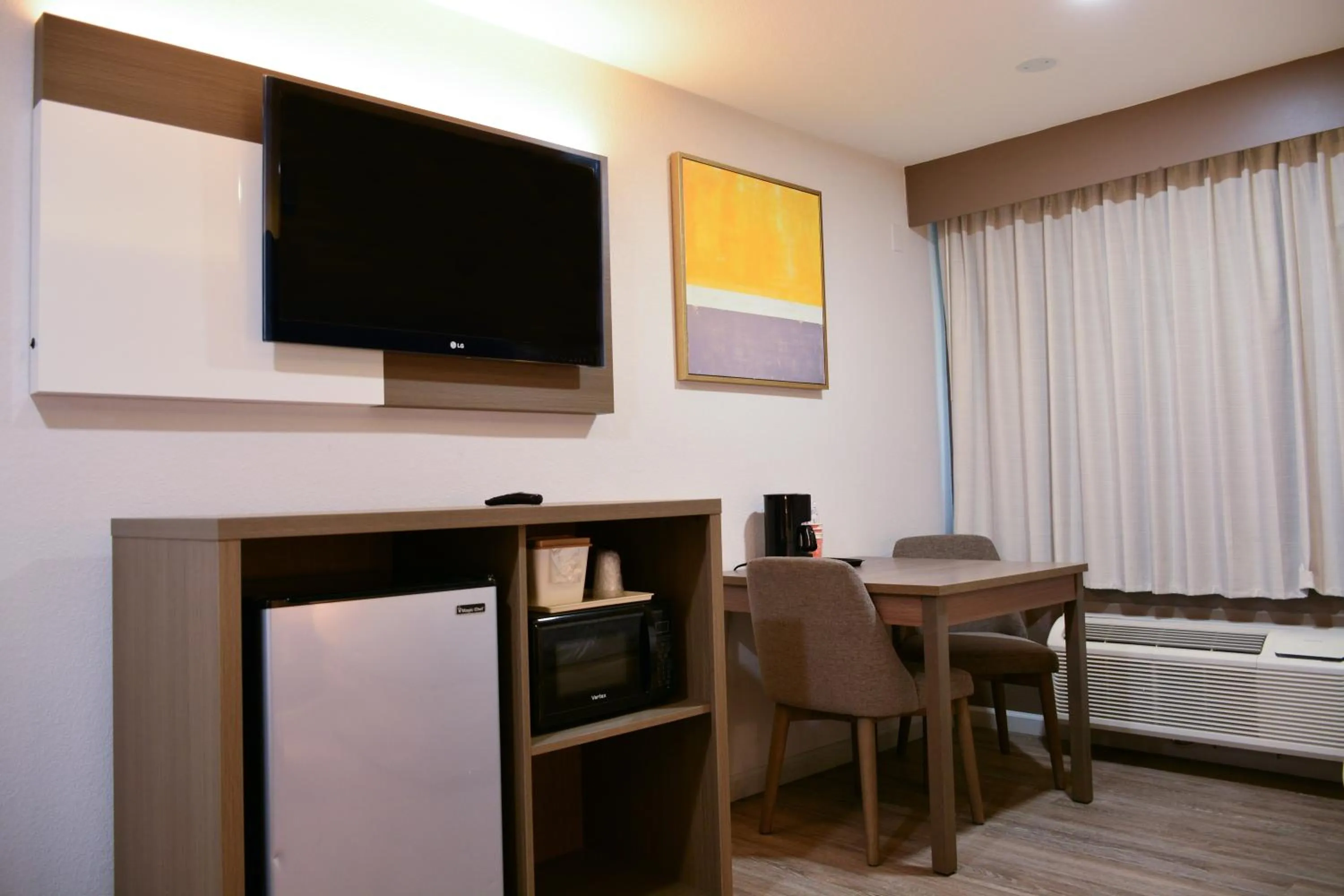 Comfort Inn & Suites Moreno Valley near March Air Reserve Base