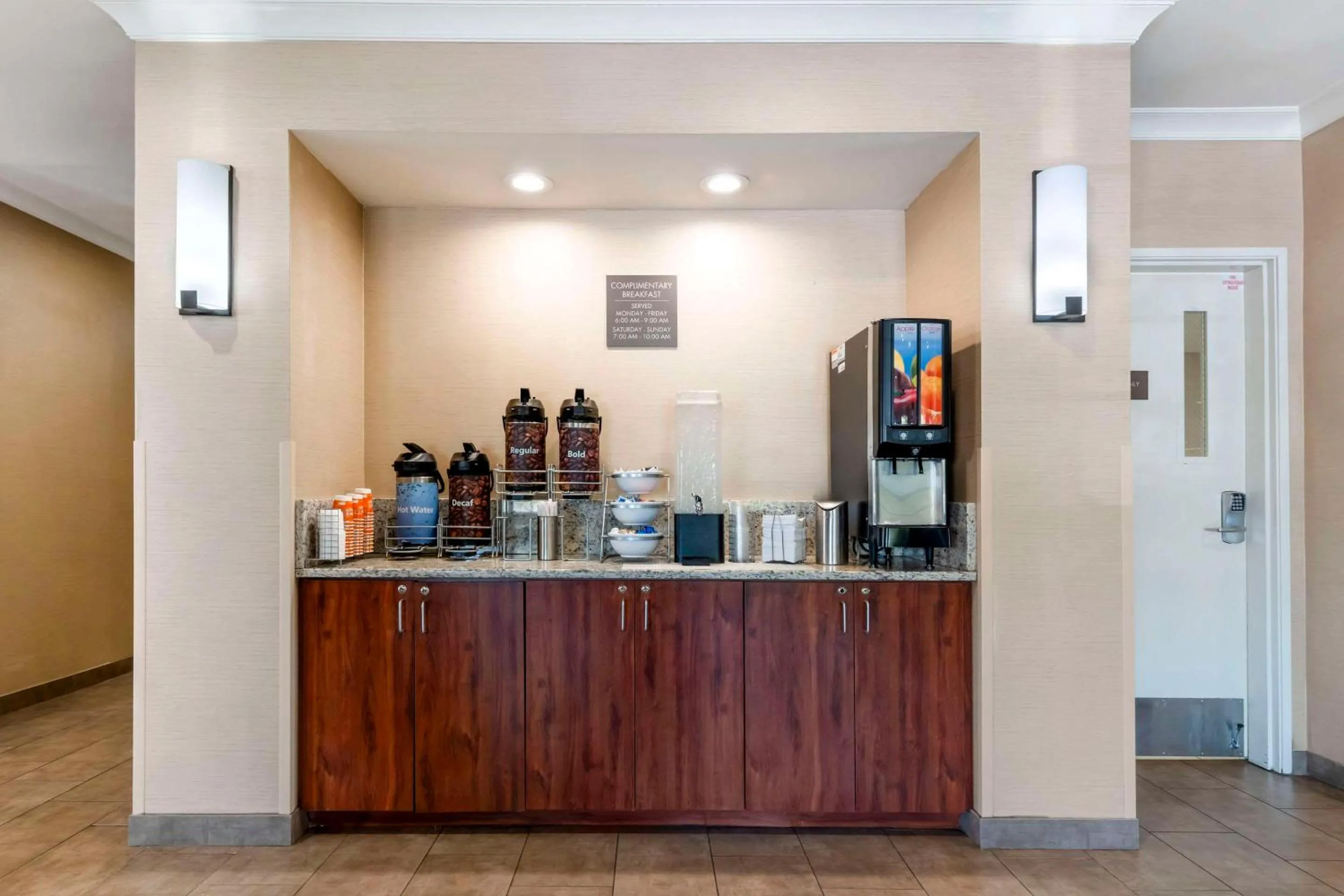 Breakfast in Comfort Suites Elizabethtown